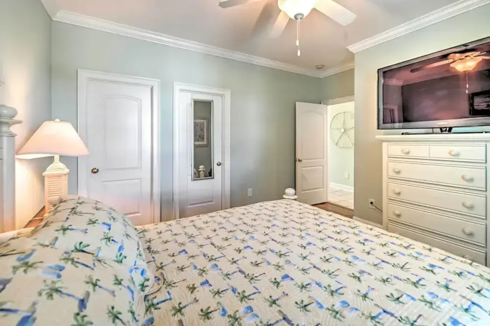 1 Mi to Beach + Hot Tub: Murrells Inlet Retreat!