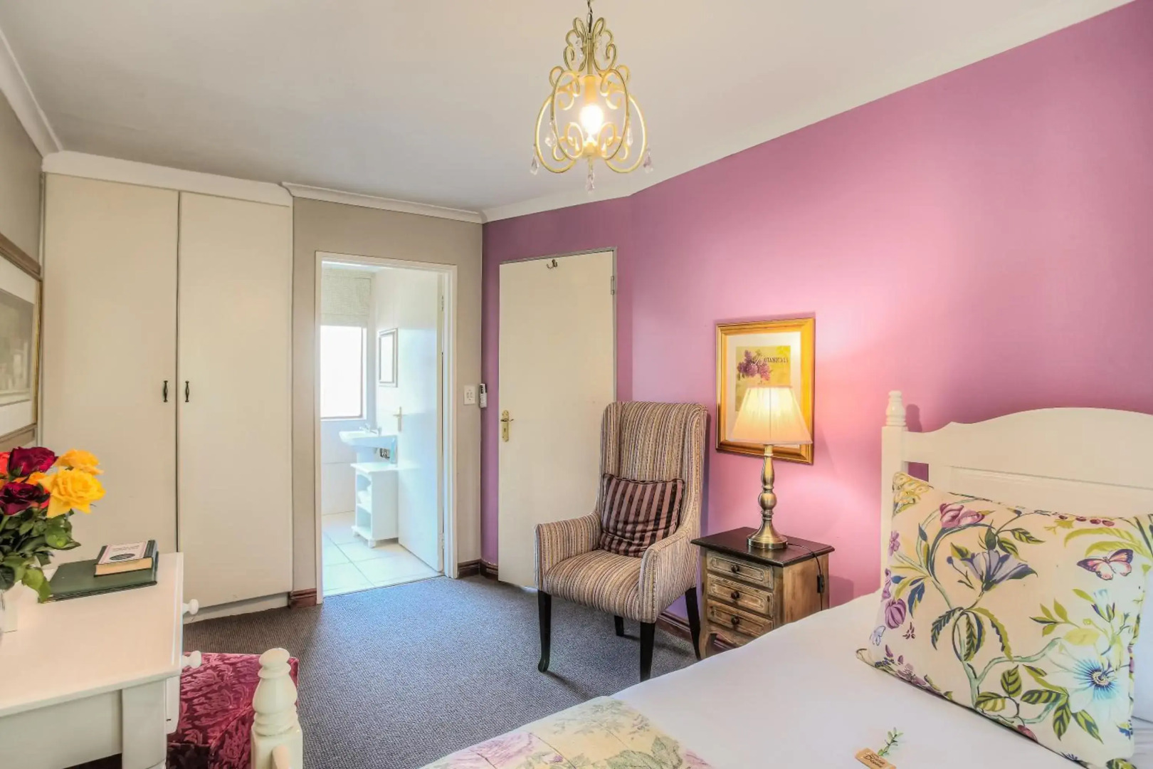 Sunninghill Guest Lodge