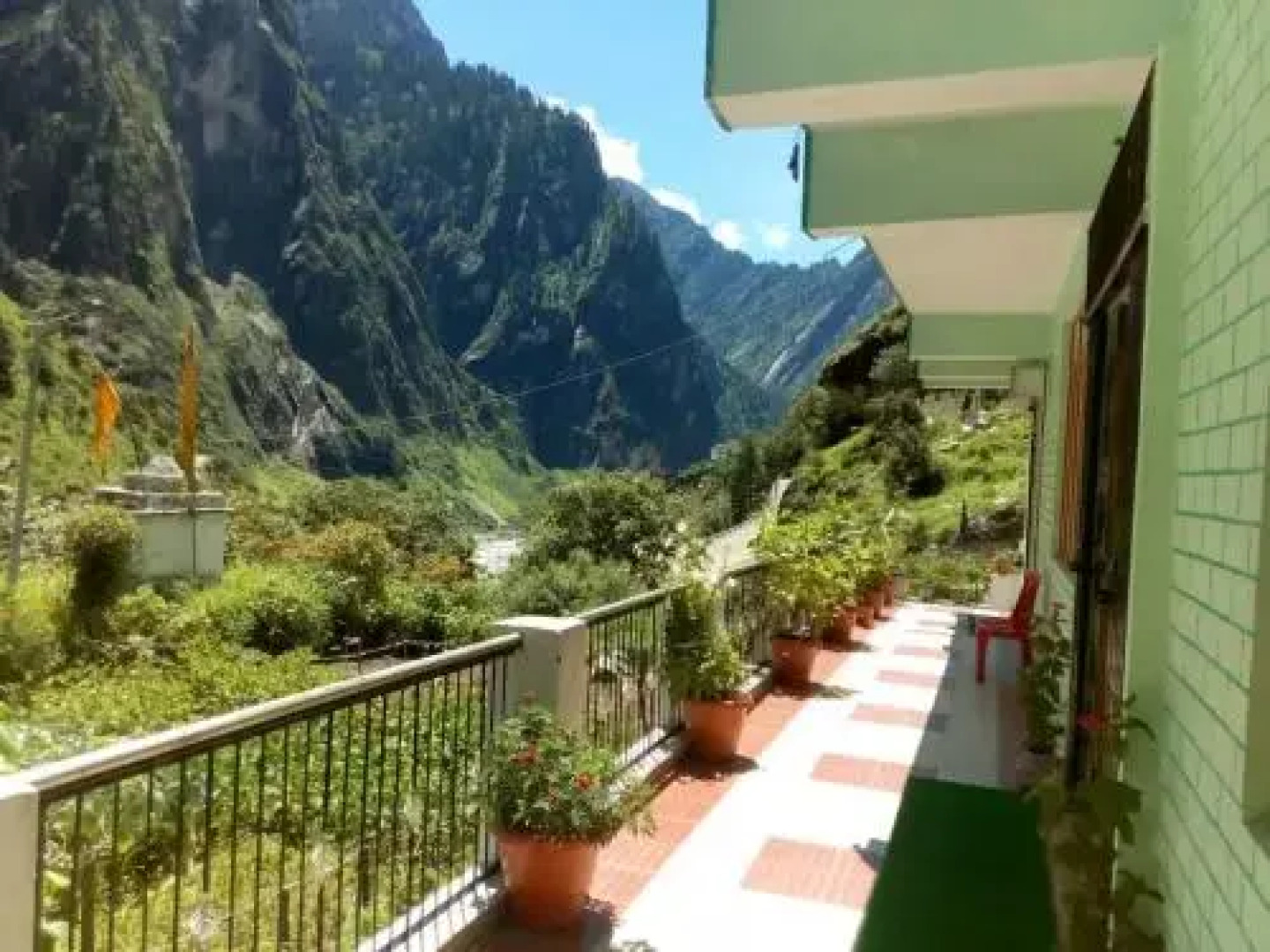 Peaceful stay in course of Nature