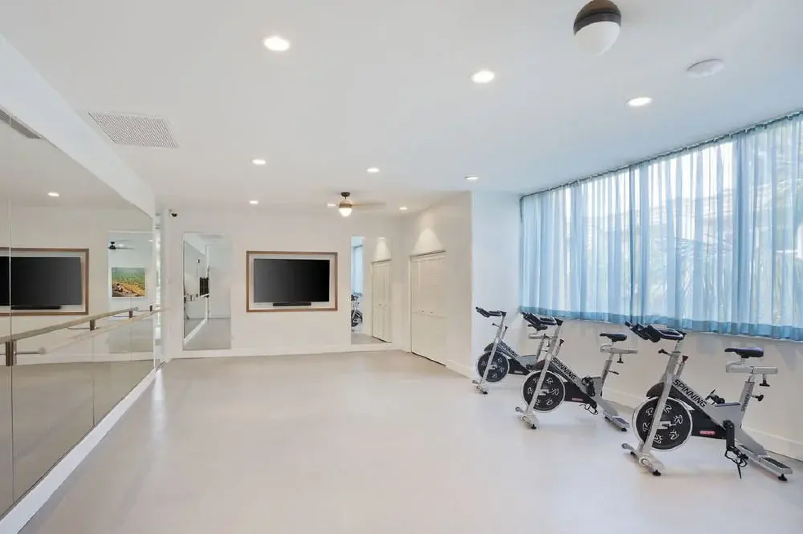 Madison Hospitality Coronado - Geschlossen