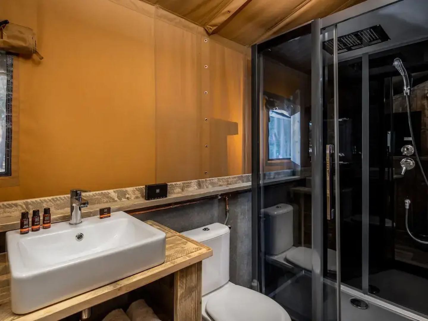 Safari Tent in Eindhoven Near Nature Park