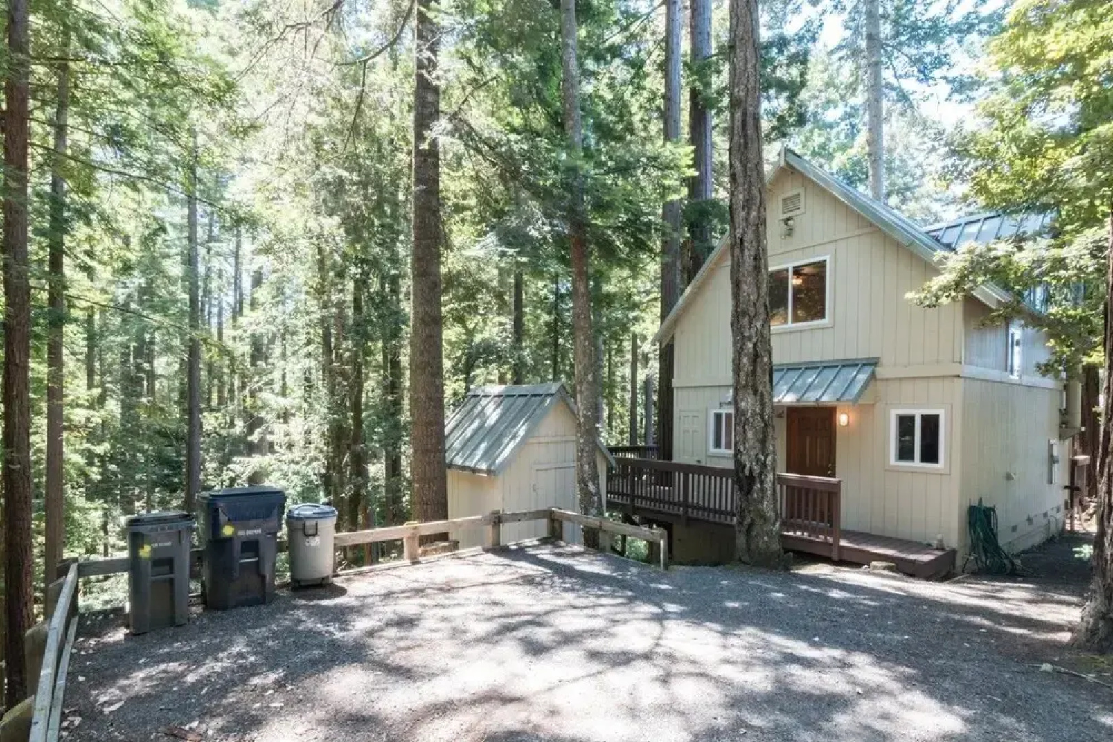 Fish Rock Retreat 2 Bedrooms 1 Bathroom Home
