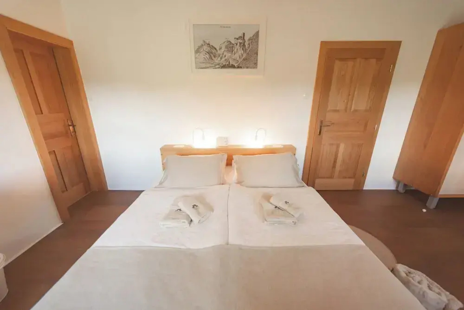 Rooms & Apartments Podsreda Castle