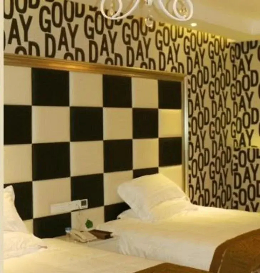 Xuancheng 2099 Theme Holiday Hotel