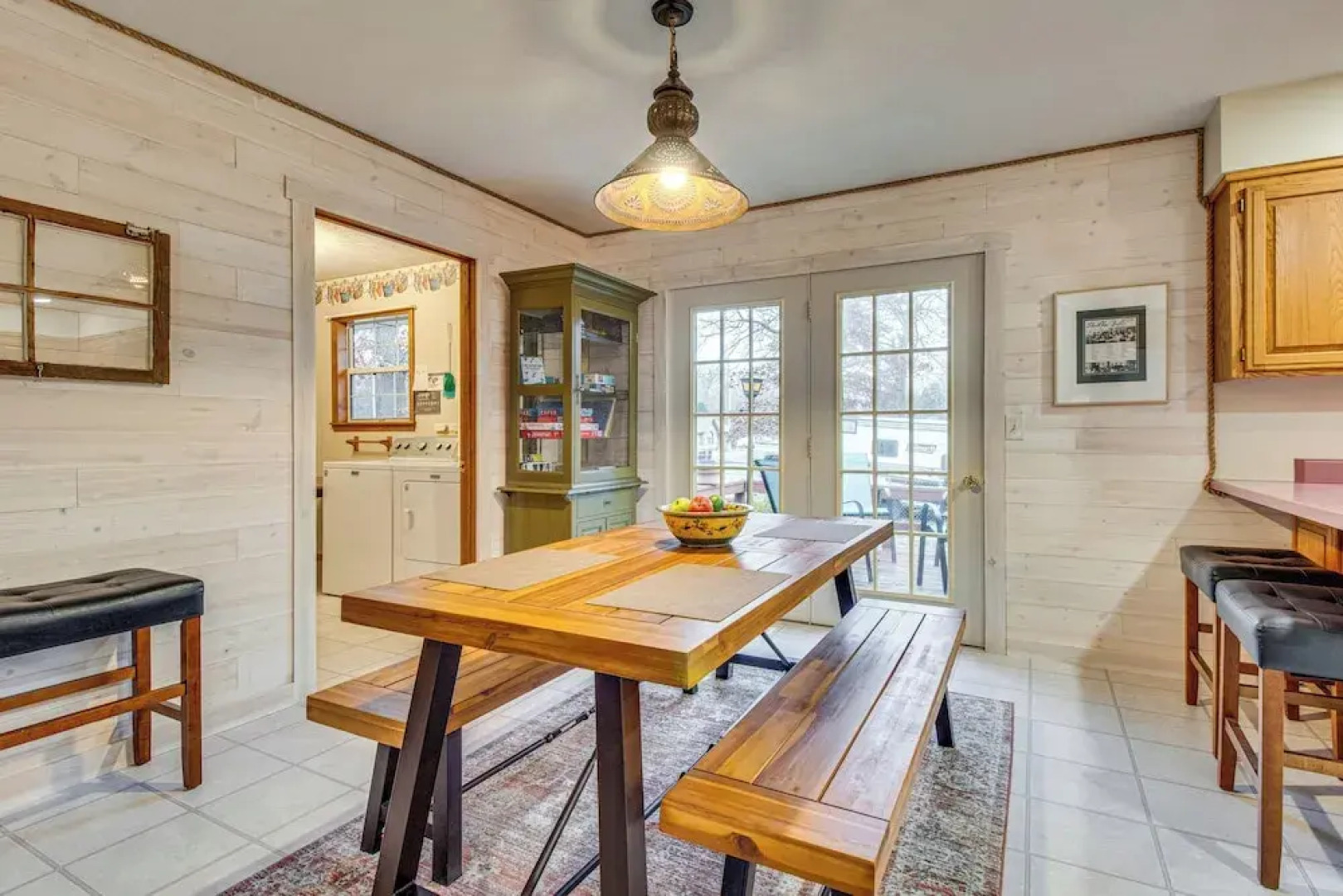 < 1 Mi to Bull Shoals Lake: 'the Blue Quill'