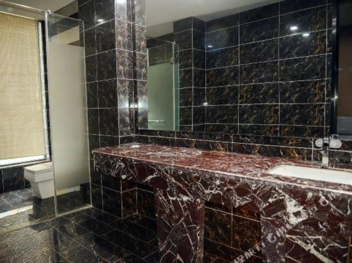 Kristin Hotel (Yanglan High-speed Railway Citizen Center)