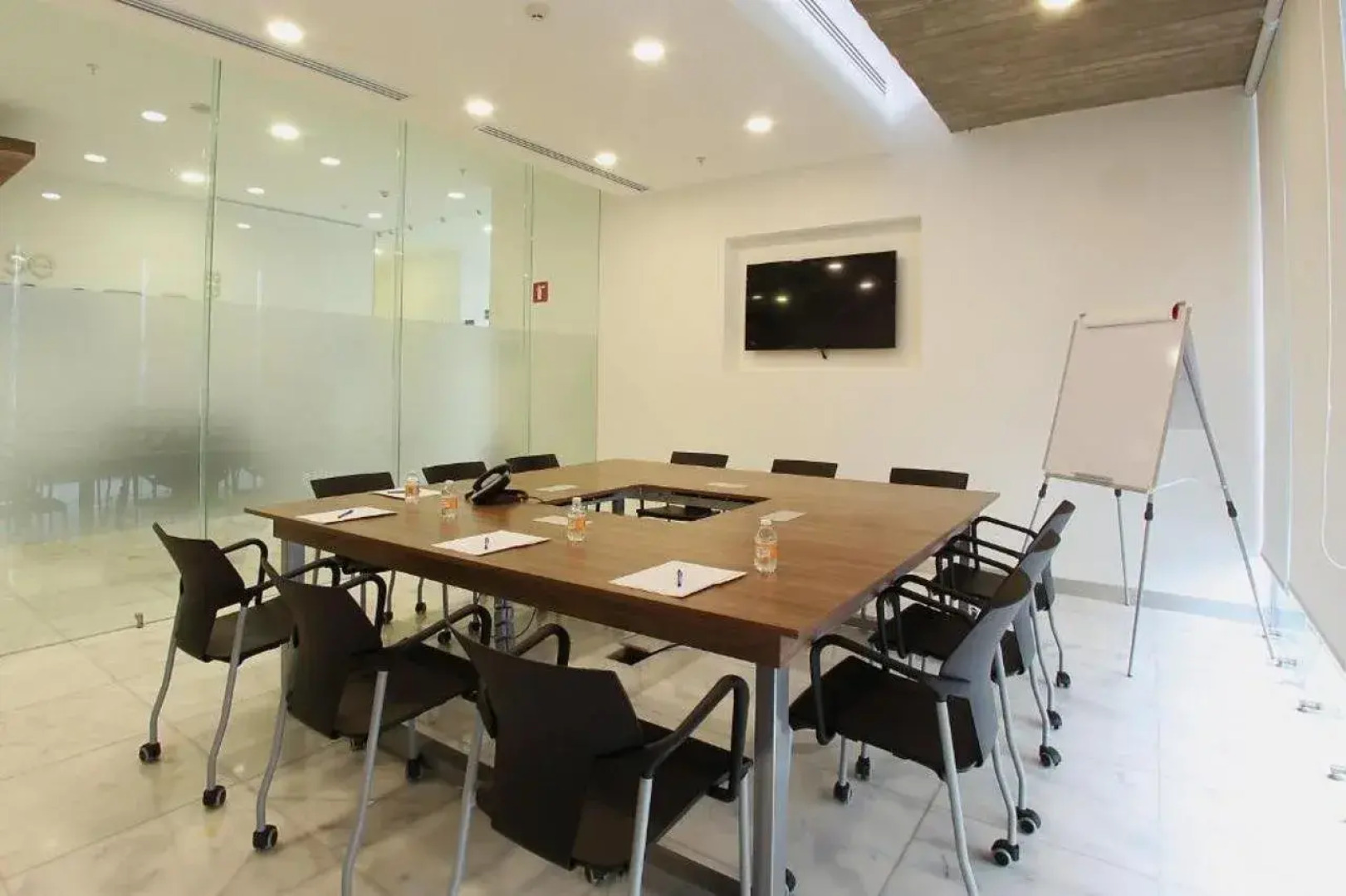 One Villahermosa 2000