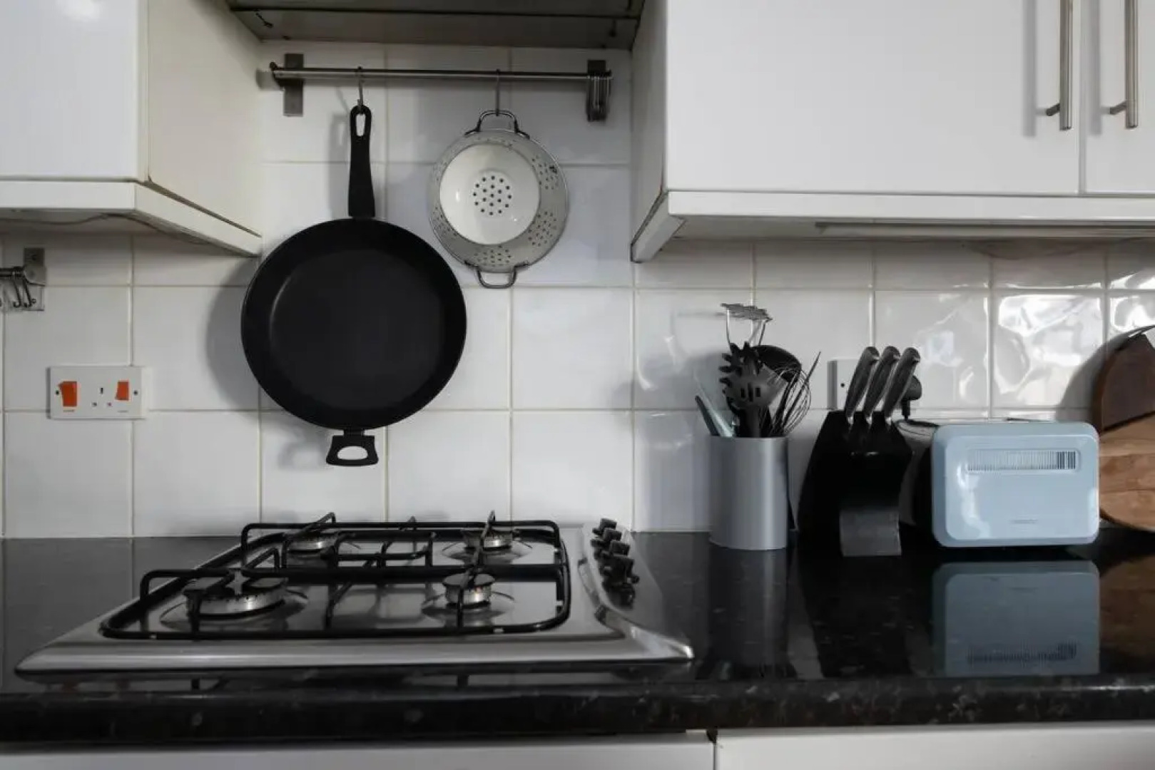 Cosy, nautical 2 bed, 5 mins stroll to Seafront