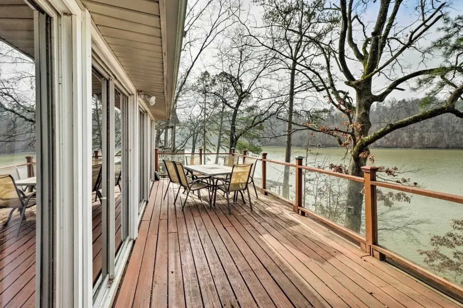 Riverfront Deck + Fire Pit: Hot Springs Retreat!