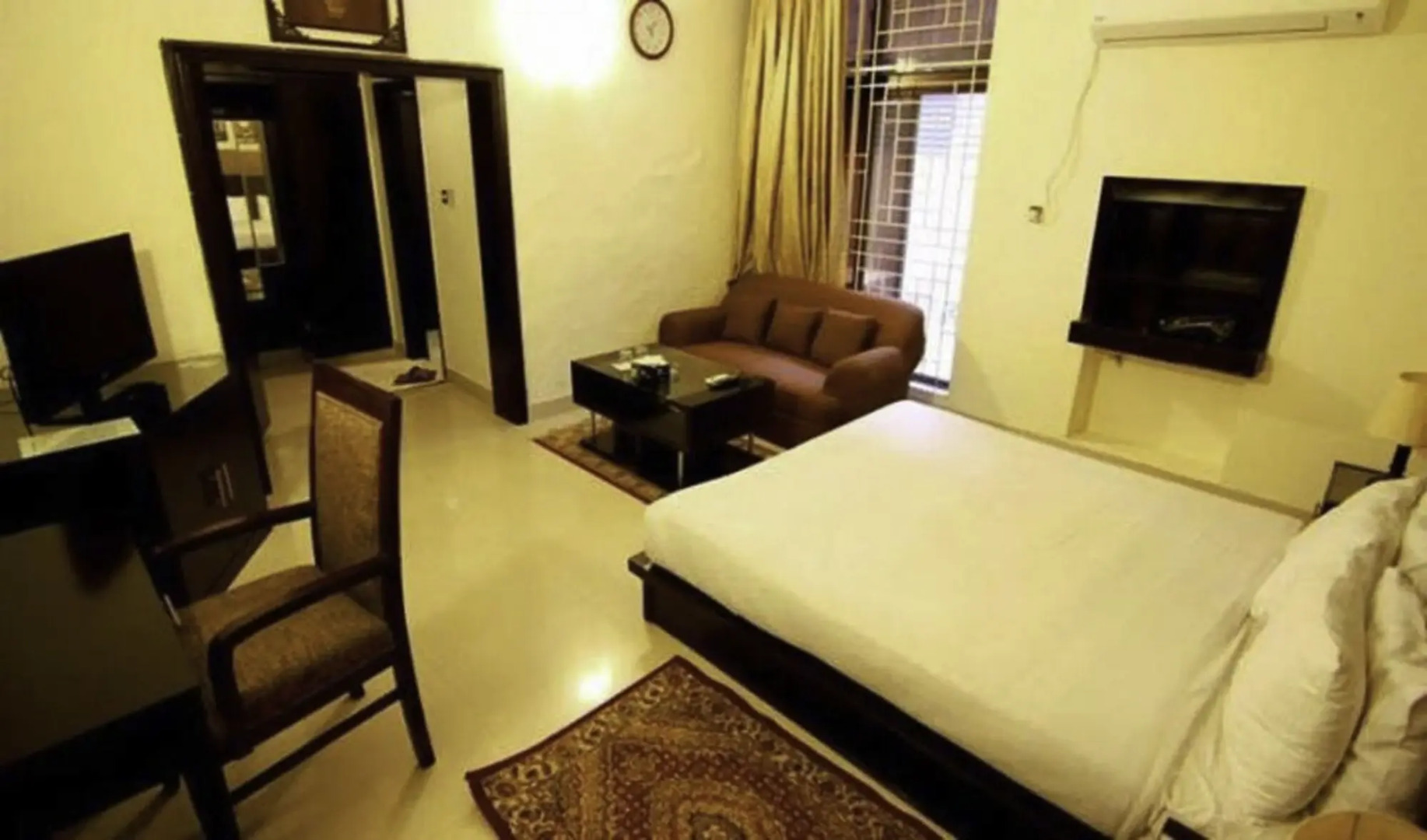 Royal Elegance Hotel