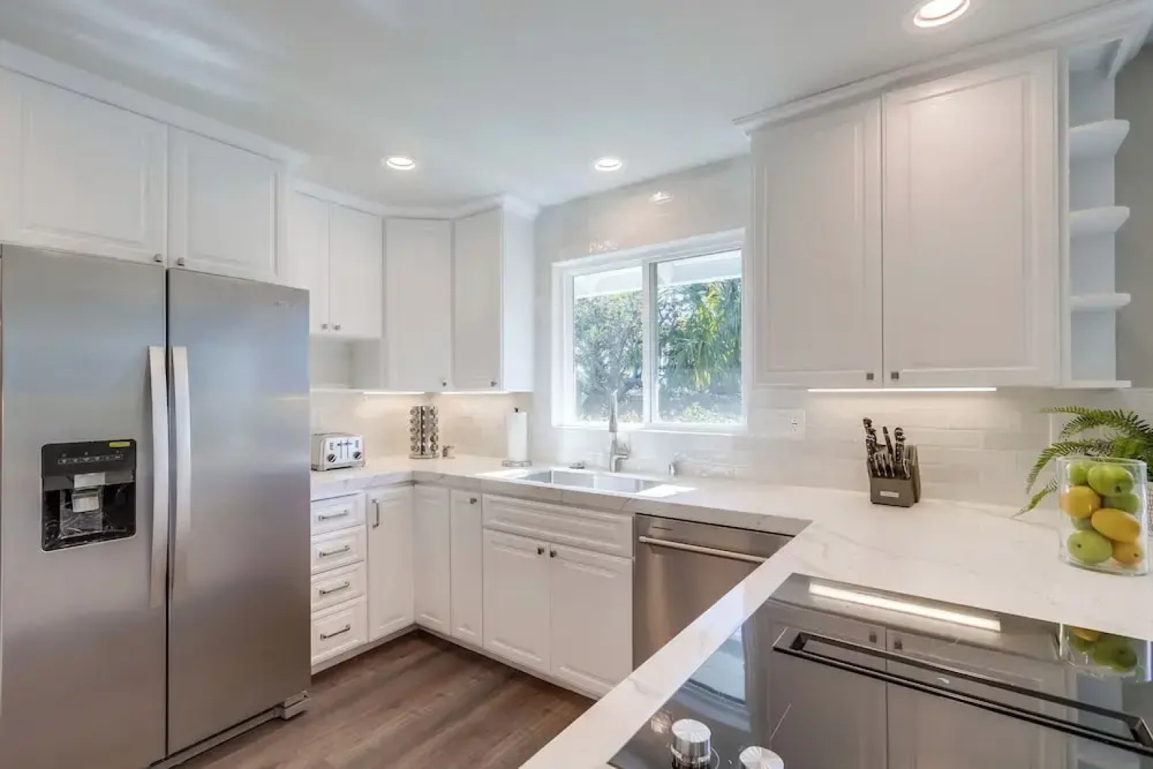 Gorgeous Upgraded 5 Bedroom & 3 Bath Home with pool