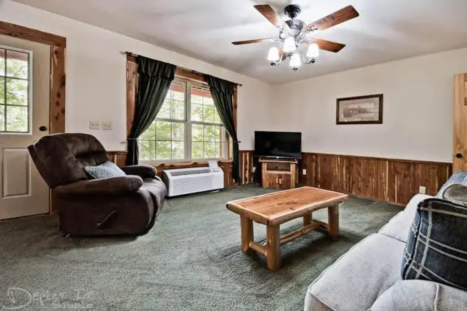 Secluded Cabin in the Woods! 2 story