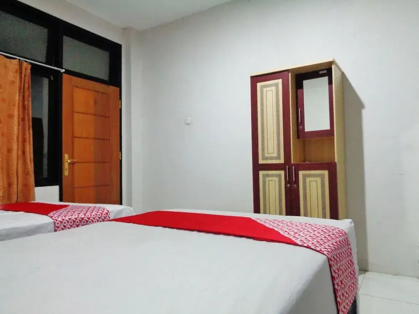 Oyo 2130 Magnolia Residence