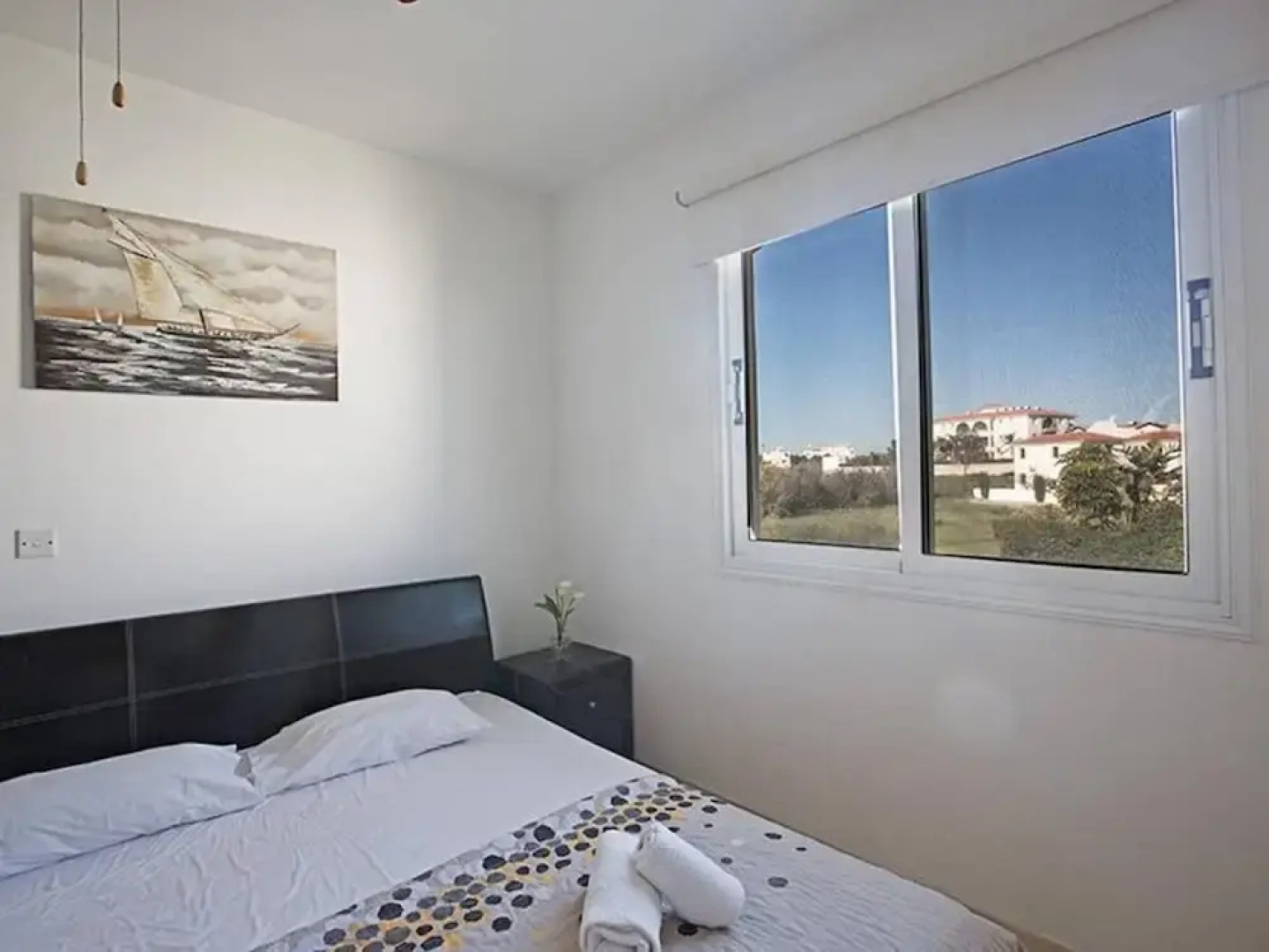 Apt Faye, Beautiful 2bdr Pernera Apartment