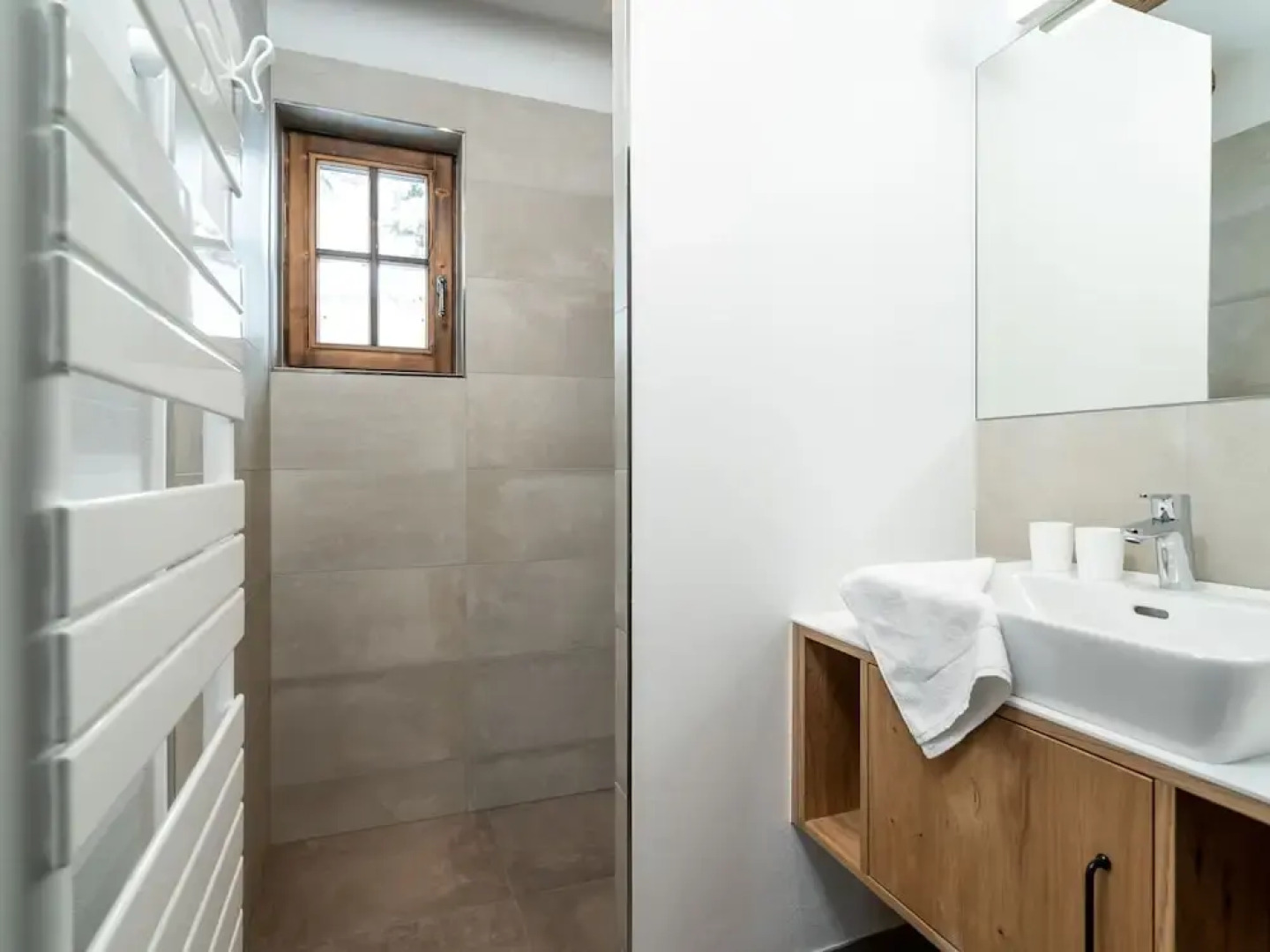 Quaint Chalet near Skiing Area in Katschberghöhe