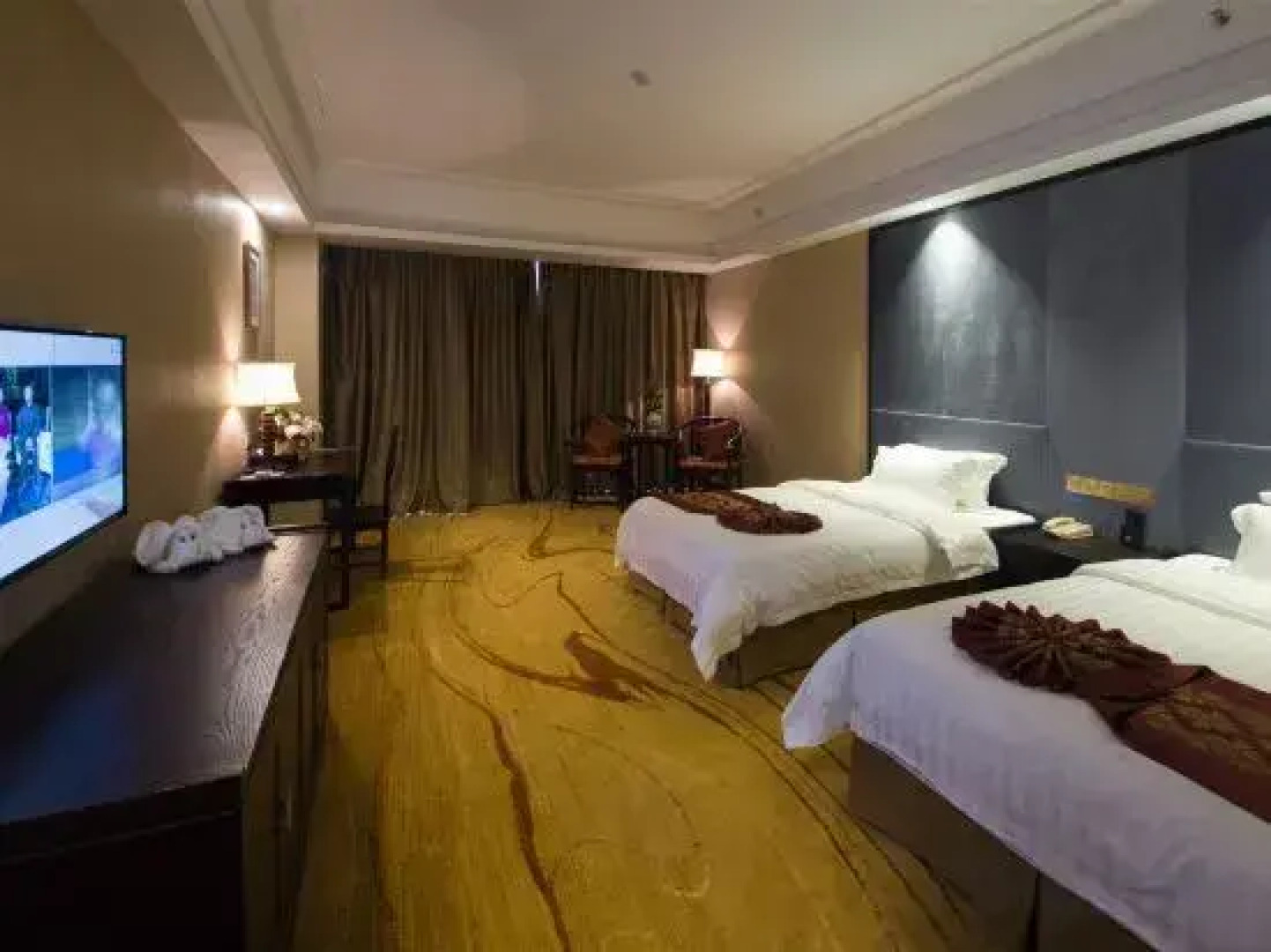 Zhangjiajie World Water Four Seasons International Hotel