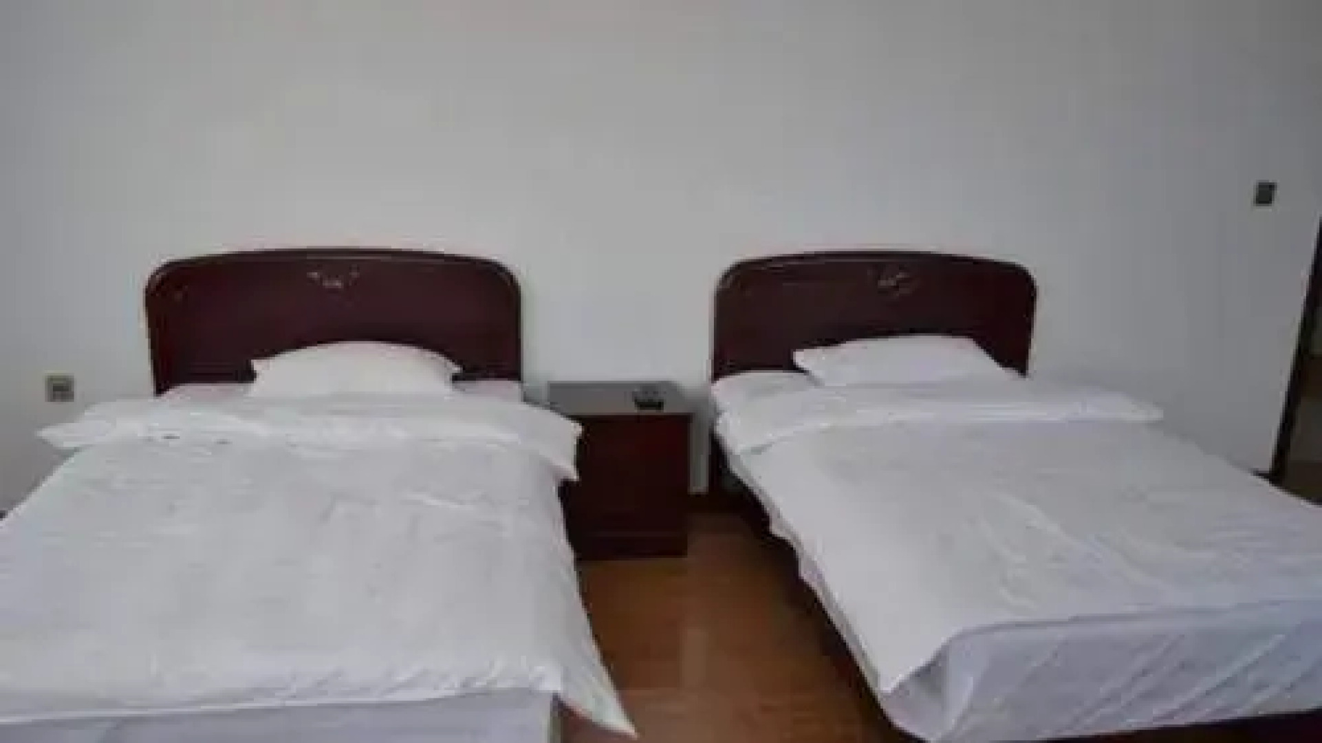 Mohebeilv International Youth Hostel