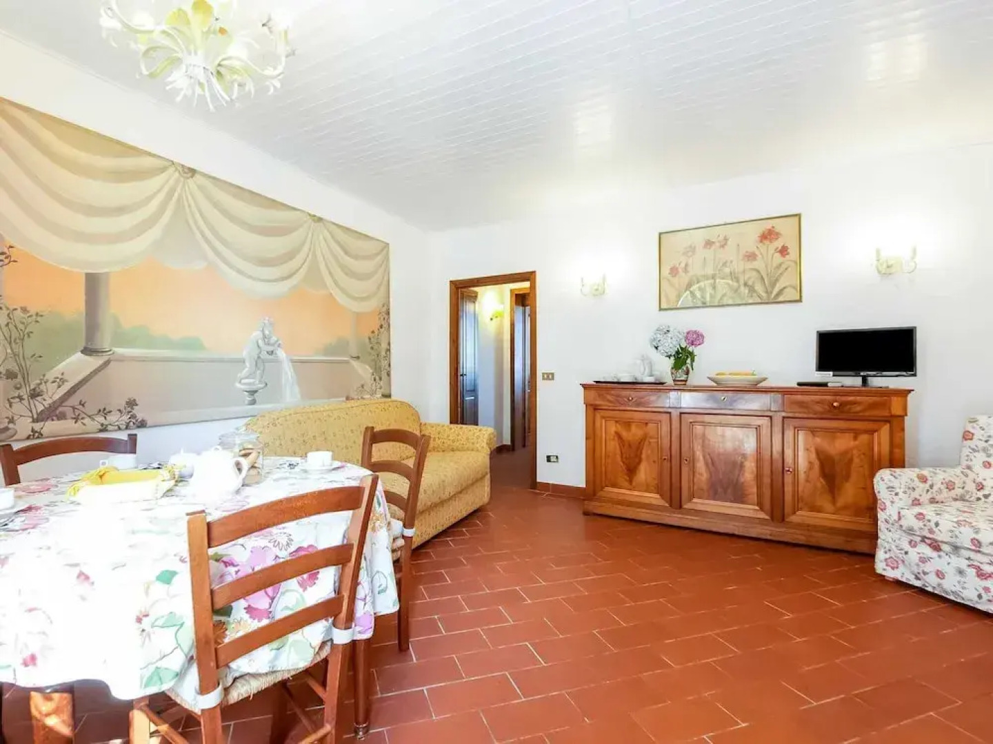 Splendid Holiday Home in Orciatico with Hot Tub & Pool