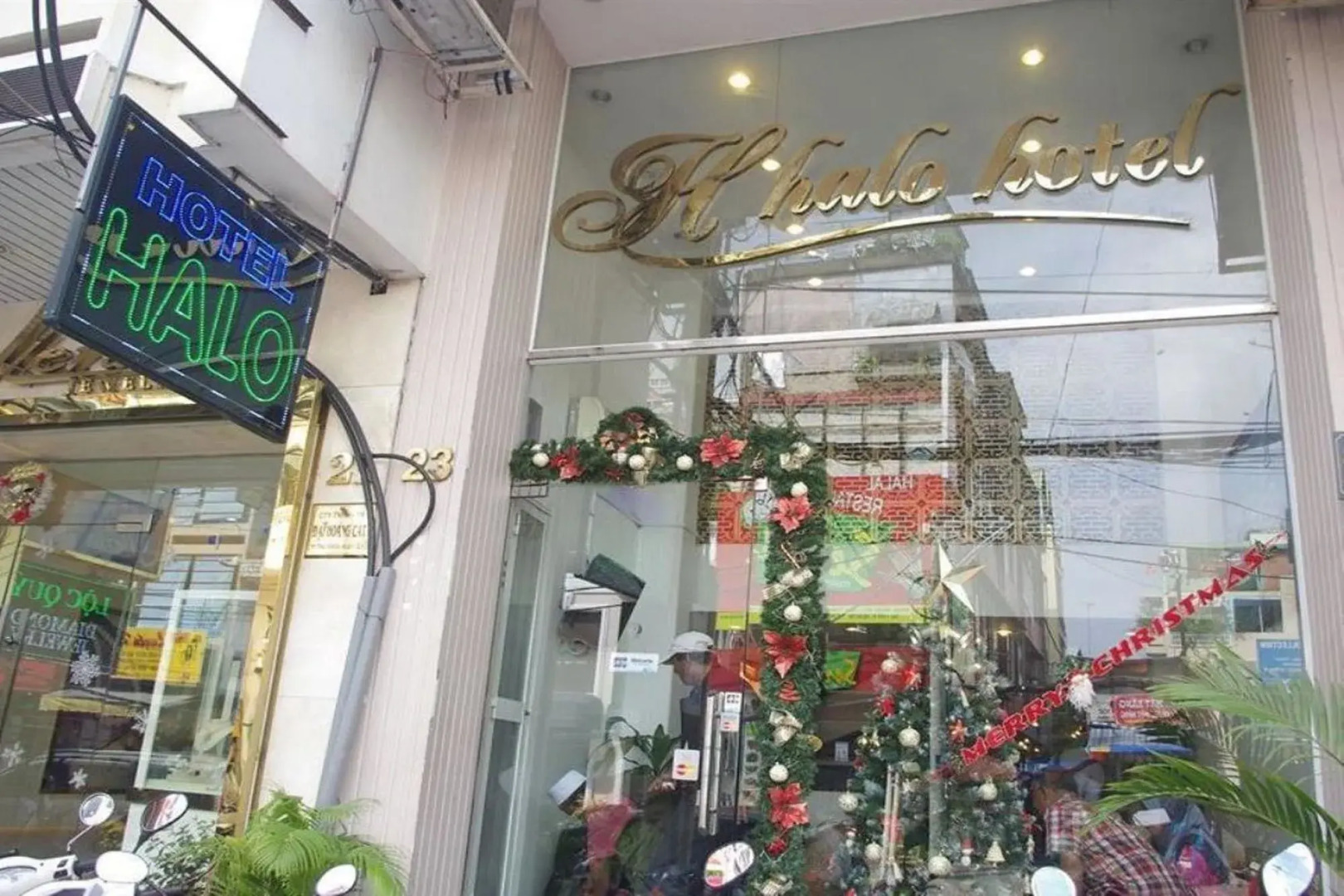 Halo Hotel