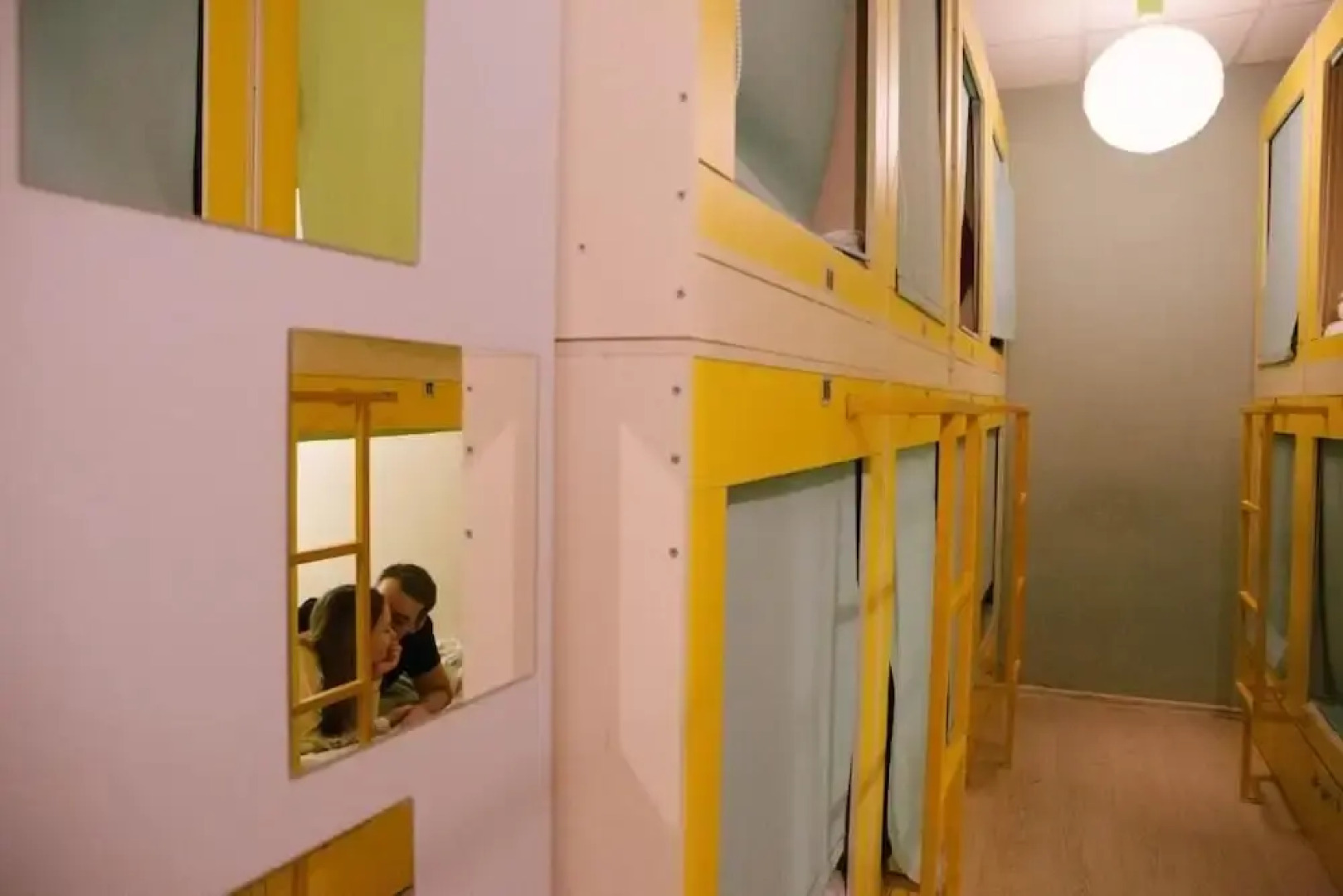 Капсульный отель Yes