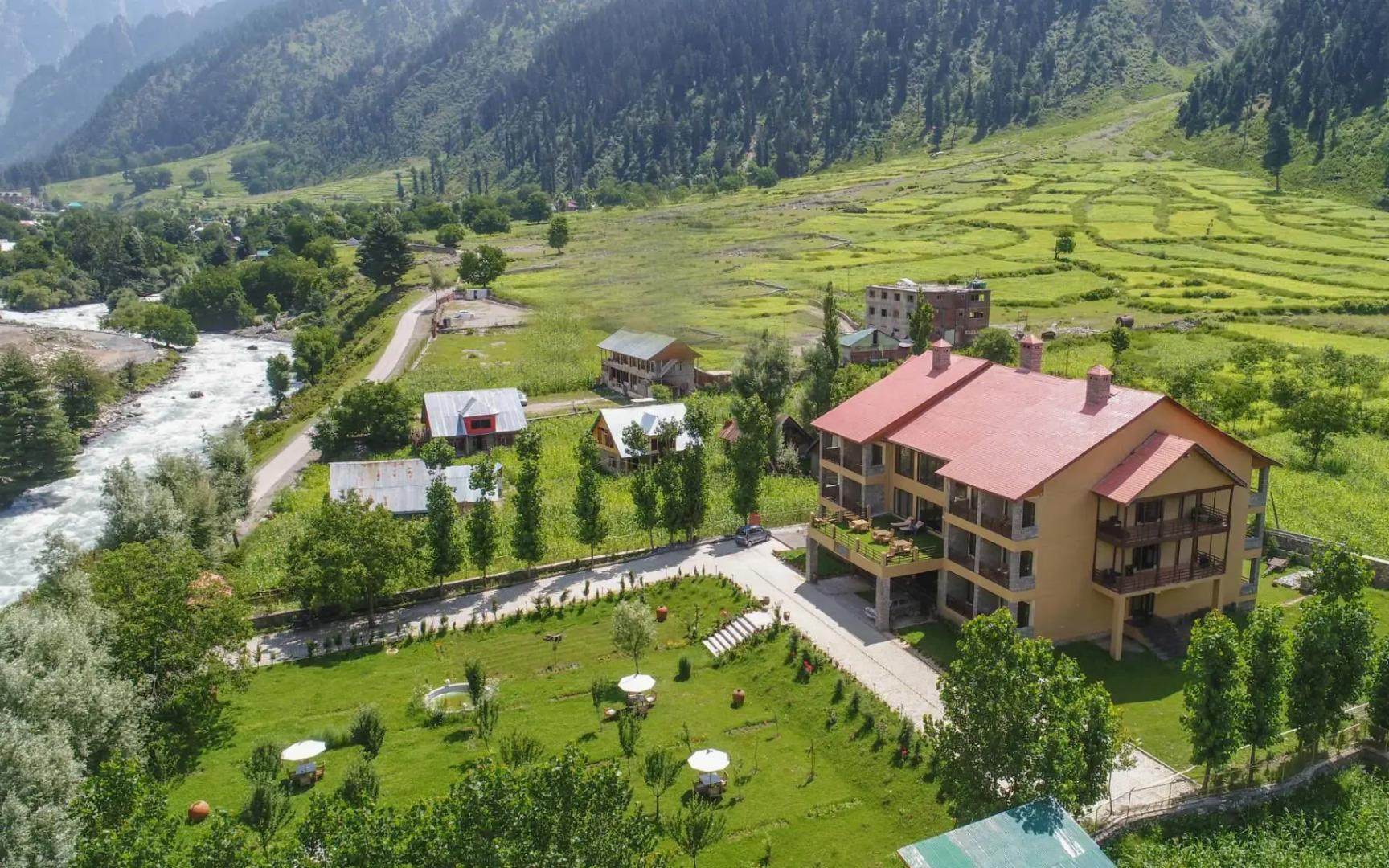 Rah Villas Hotel