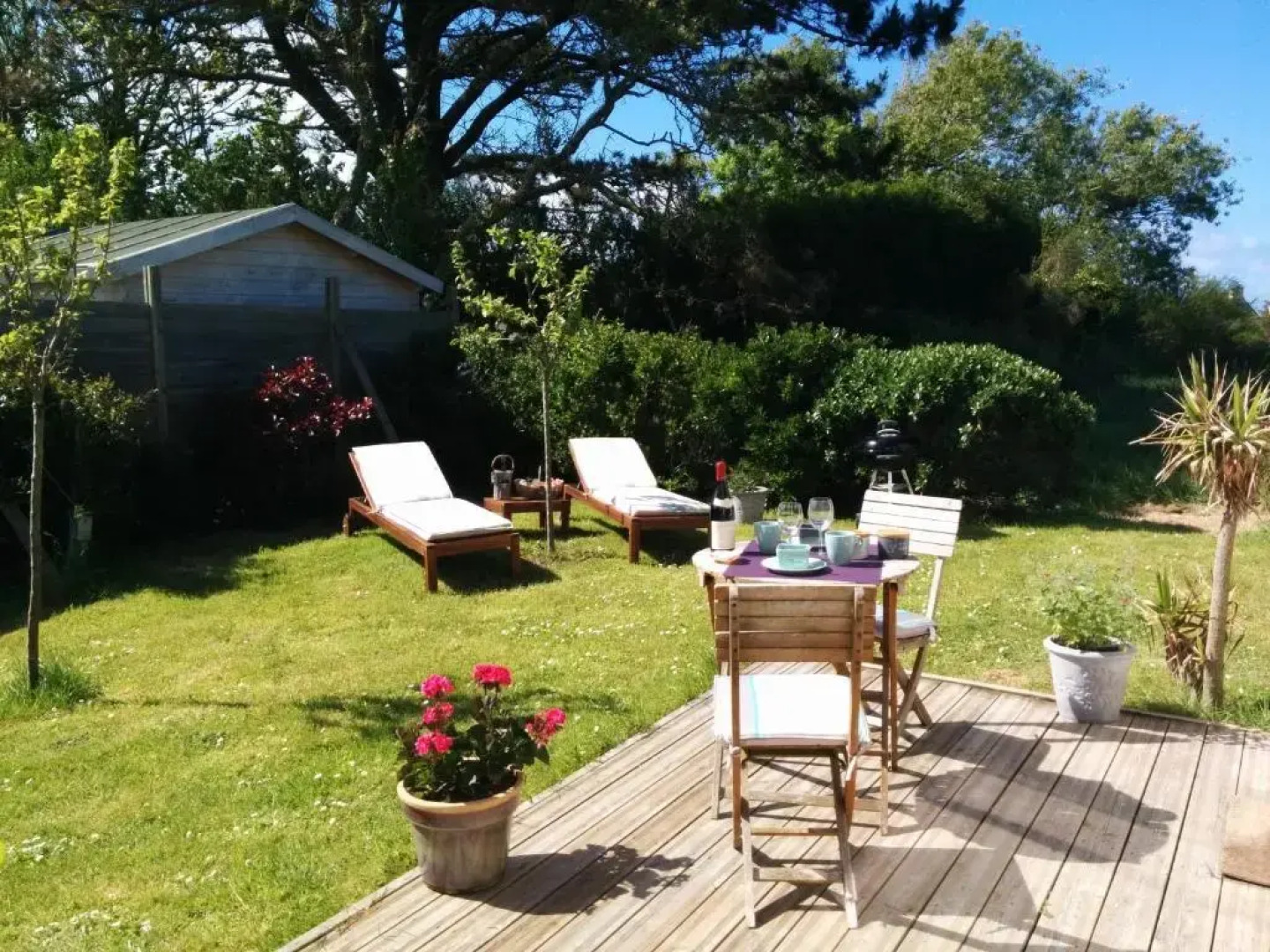 Roulotte Gîtes O bien-être massage Spa Séjour bien-être en hébergement insolite roulotte Karantez ou en gîtes Melon ou Yock à 800 m des plages Maison d'hôte Drogou