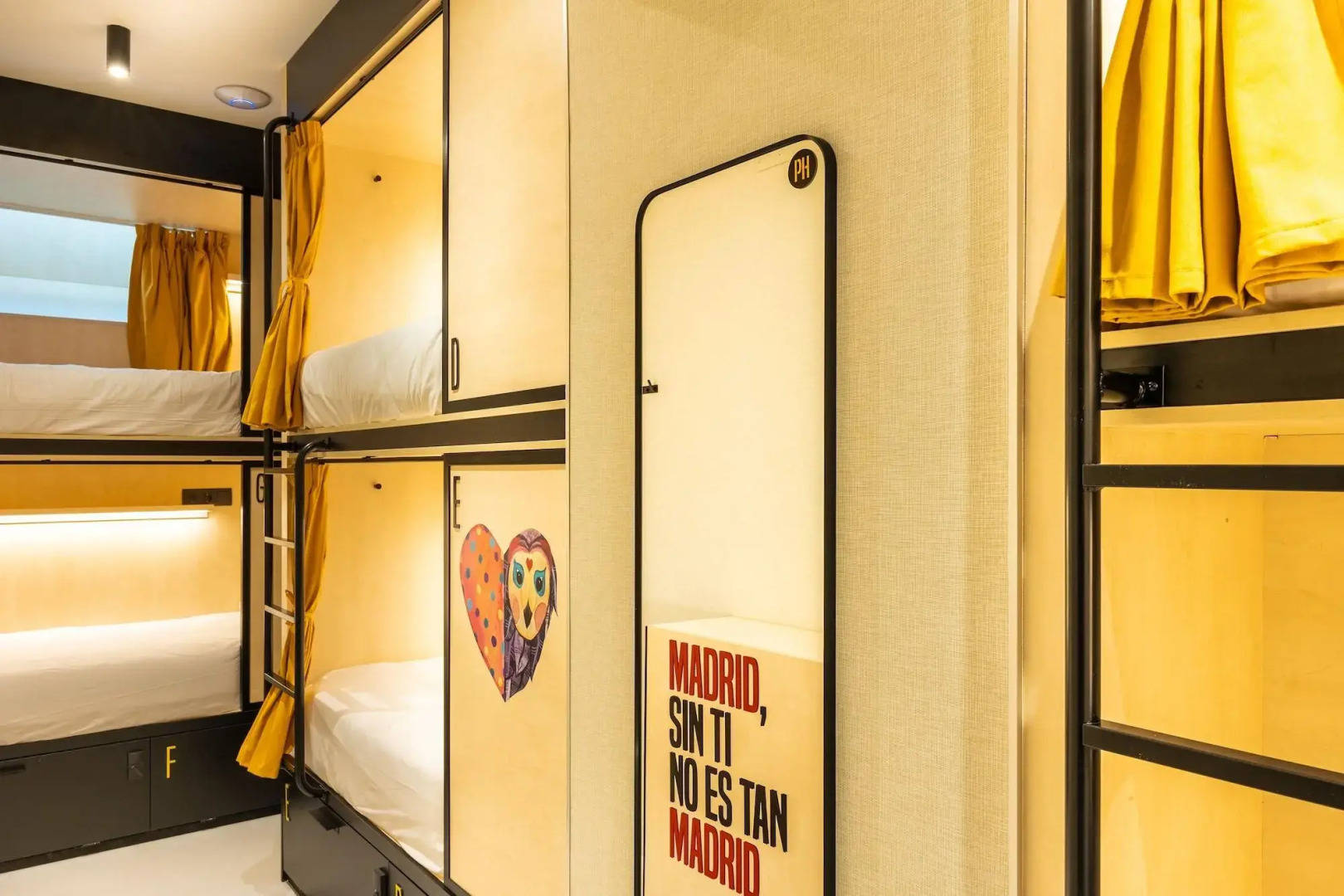 Petit Hostel Palacio Real