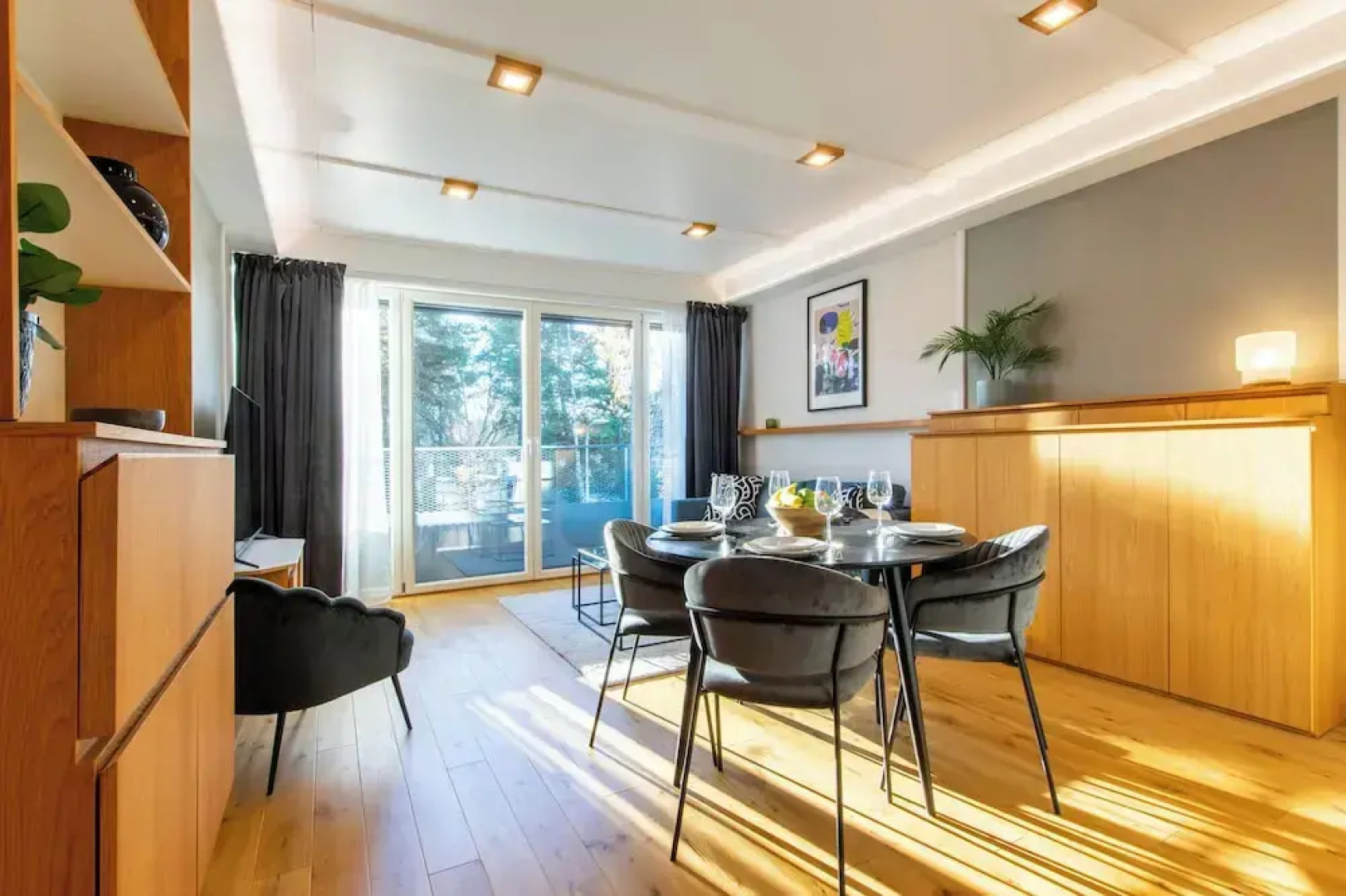 Uptown Hotel Apartments