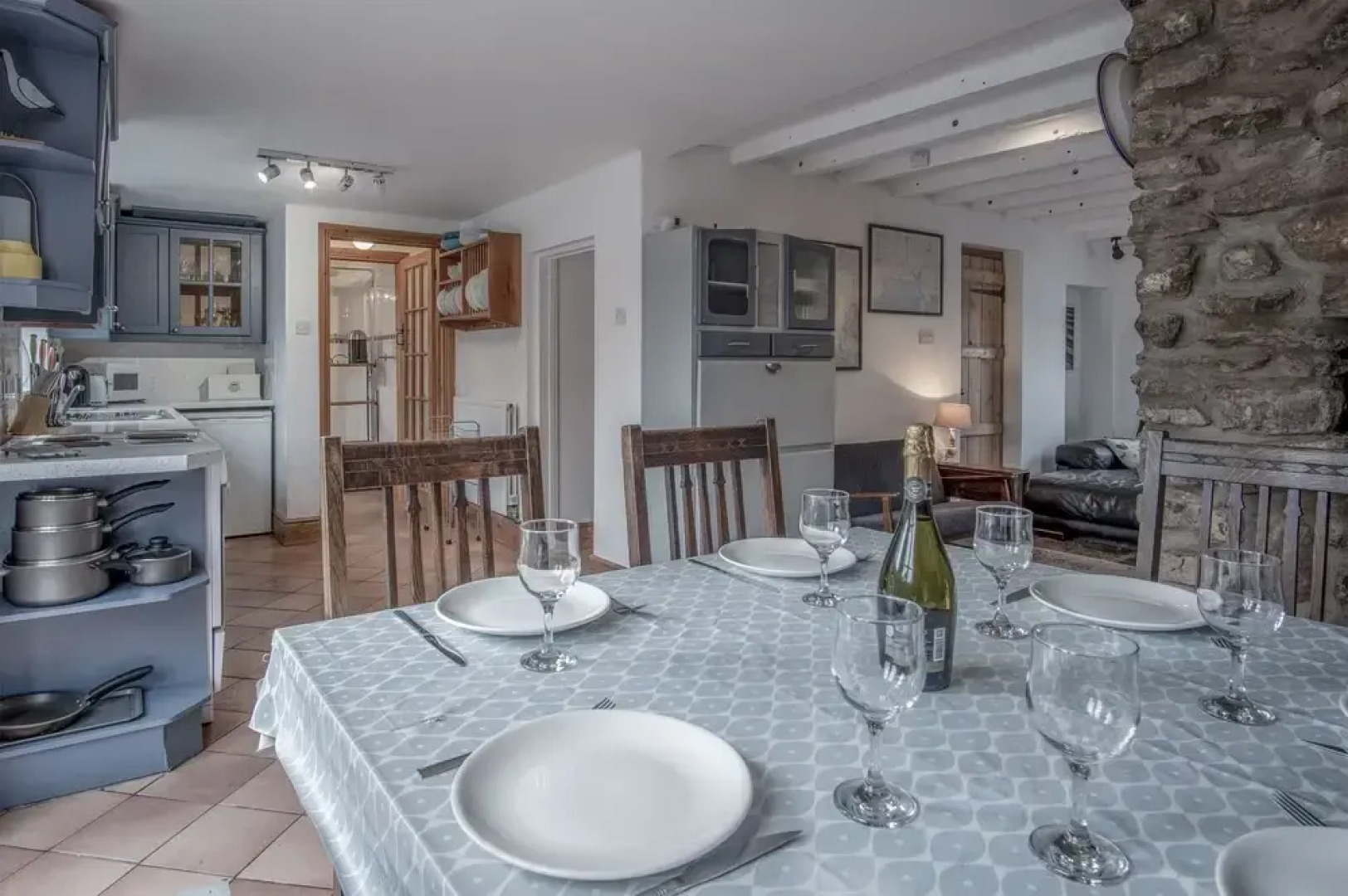 Angle Adventures - 4 Bed Cottage - Angle