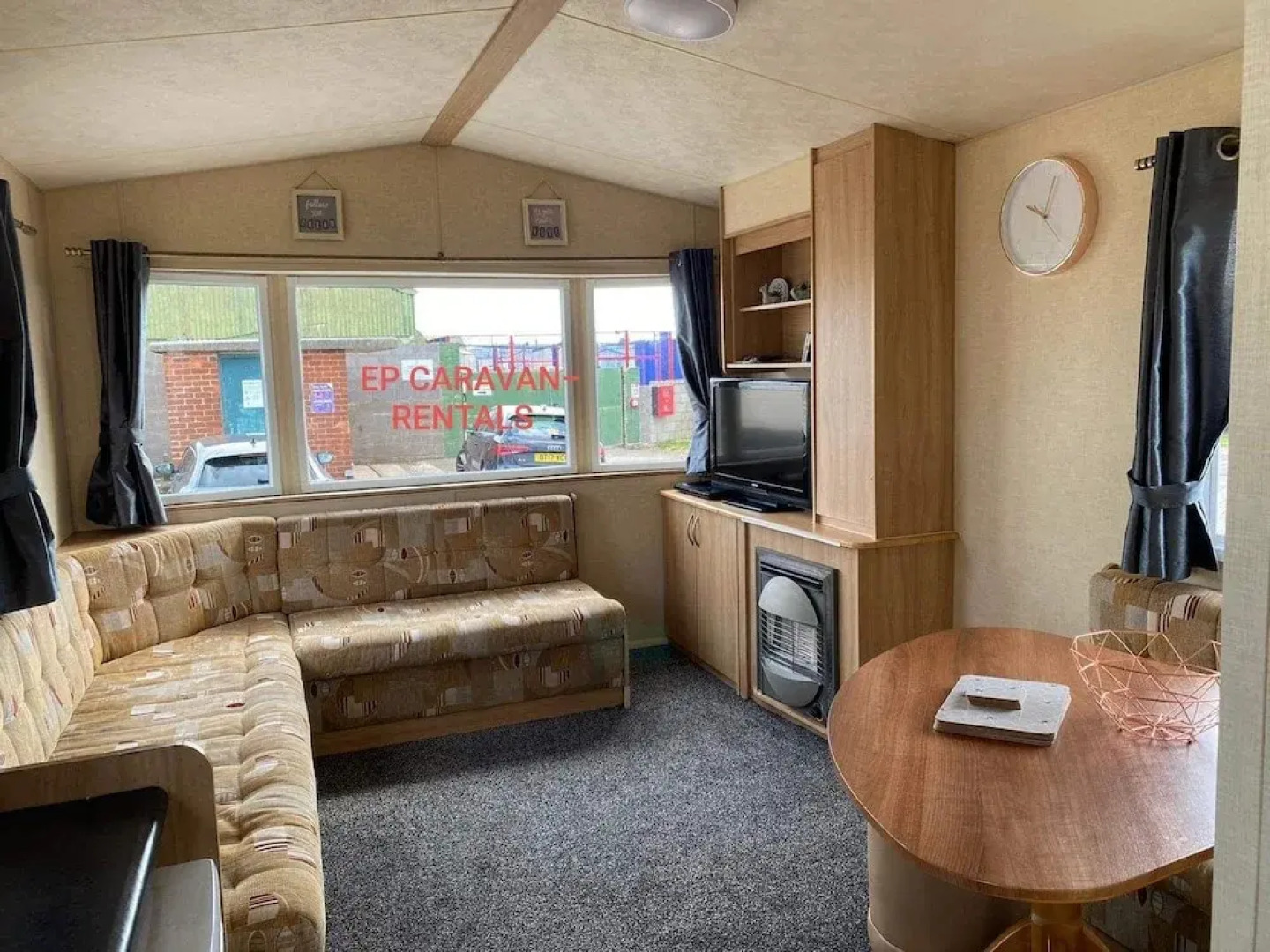 Lovely 3-bed Caravan in Towyn
