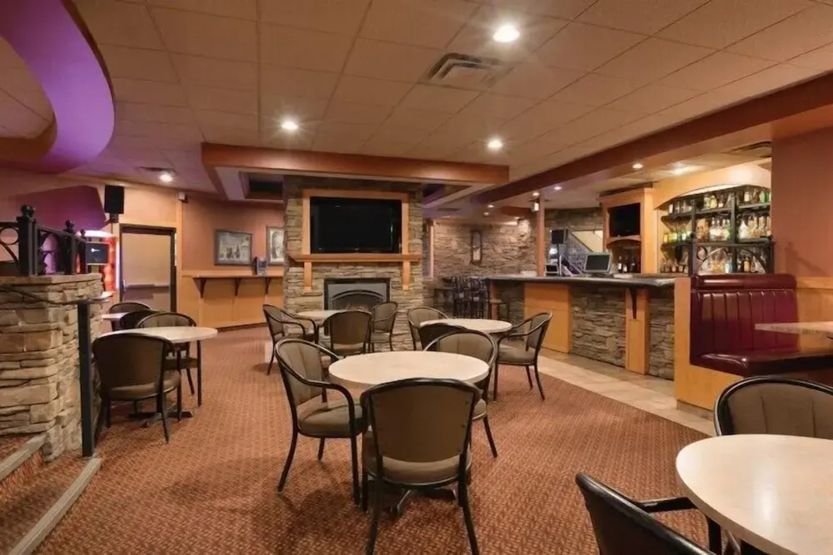 Best Western Wayside Inn & Suites