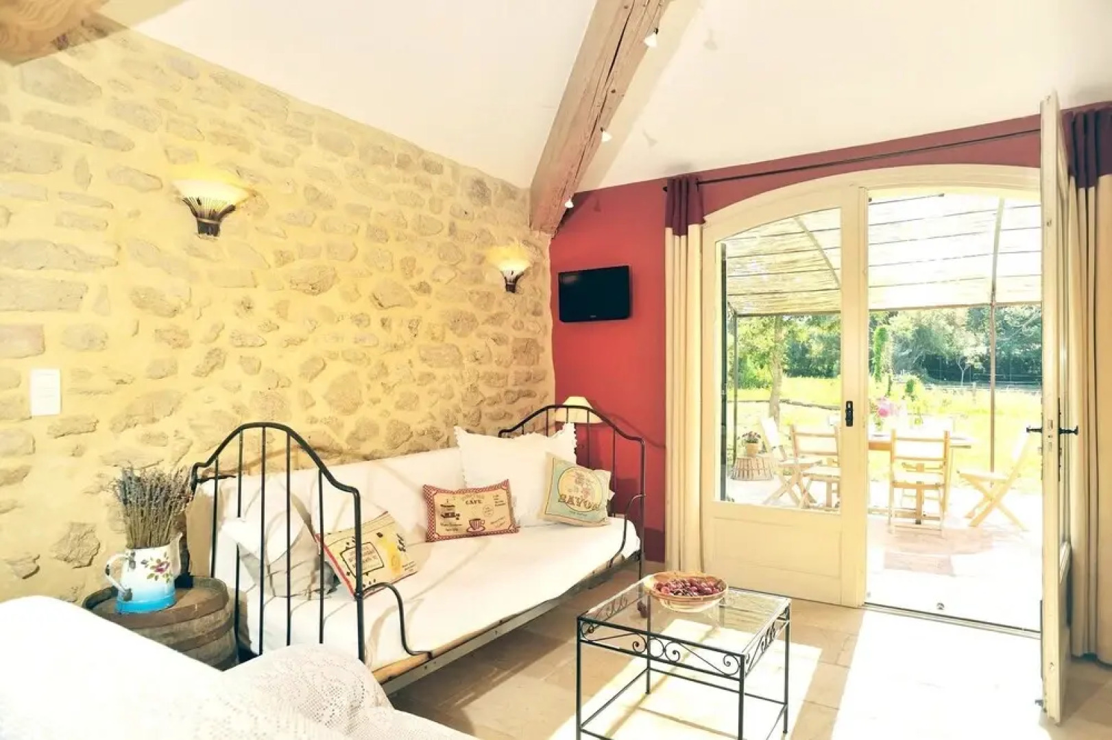 House With 3 Bedrooms in Grans, With Pool Access, Furnished Garden and