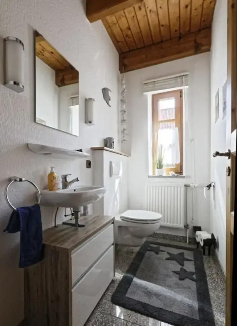 Henny Modern Retreat