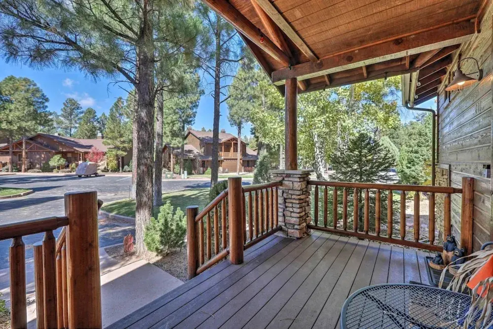 Pet-friendly Show Low Townhome w/ Deck & Grill!