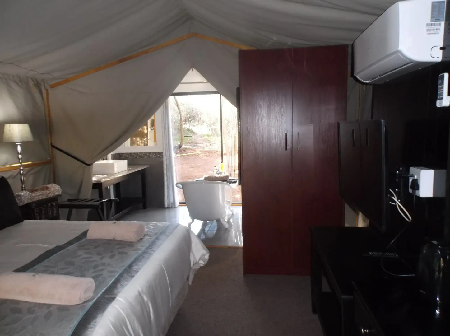 Old Mill Lodge, Working Ostrich Farm & Restaurant, Oudtshoorn