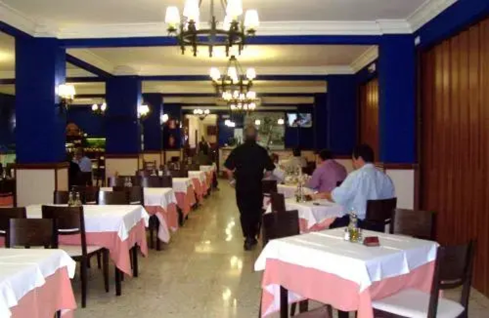 Hostal Restaurante El Cazador