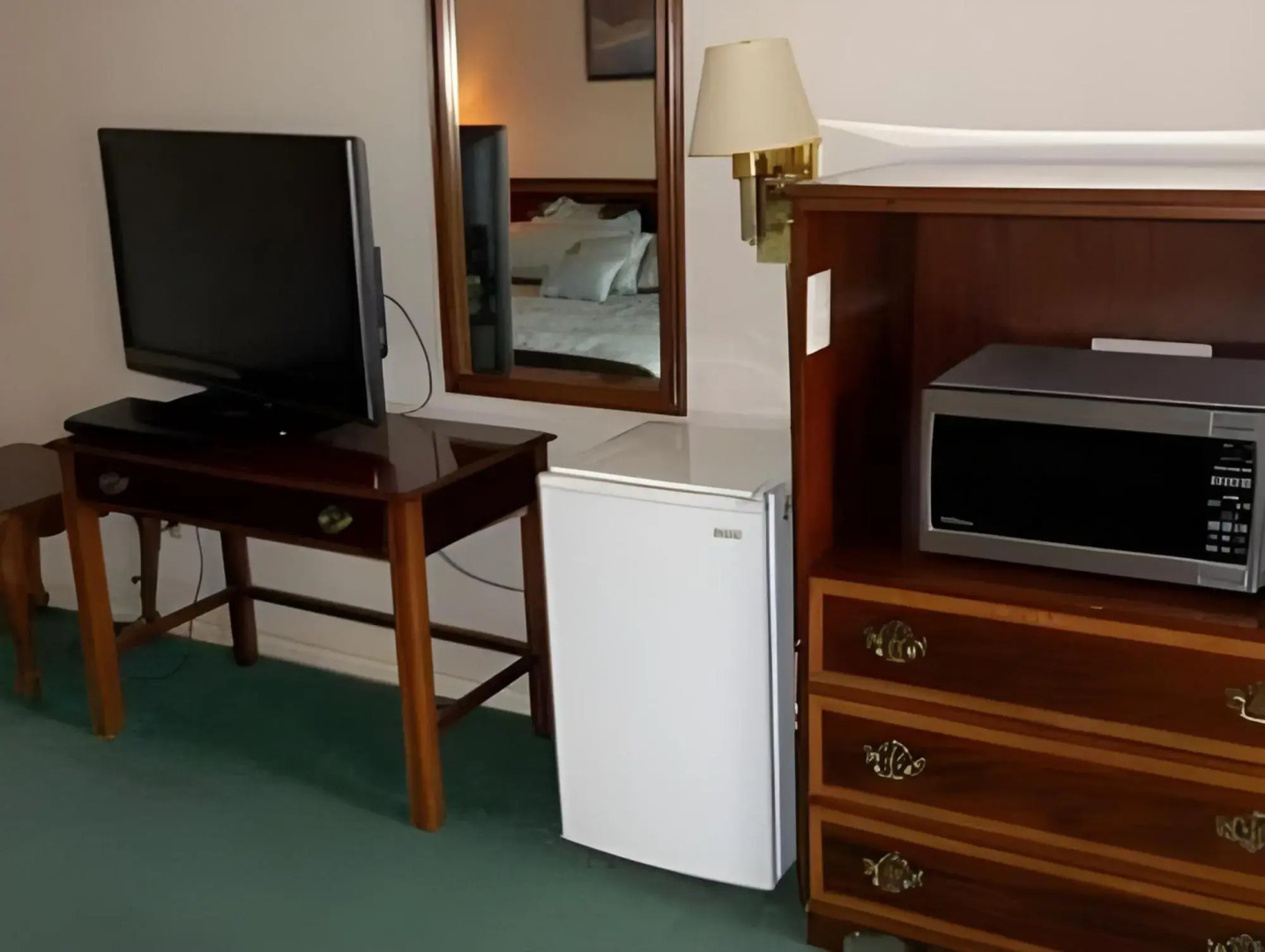 Hom Away Inn and Resort