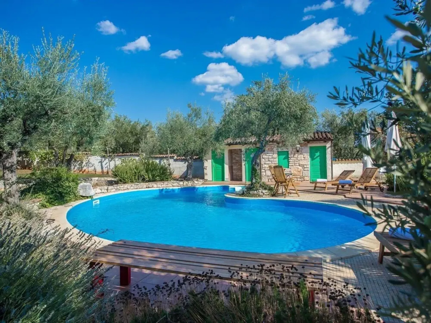 Quaint Holiday Home With Swimming Pool in Kaštelir