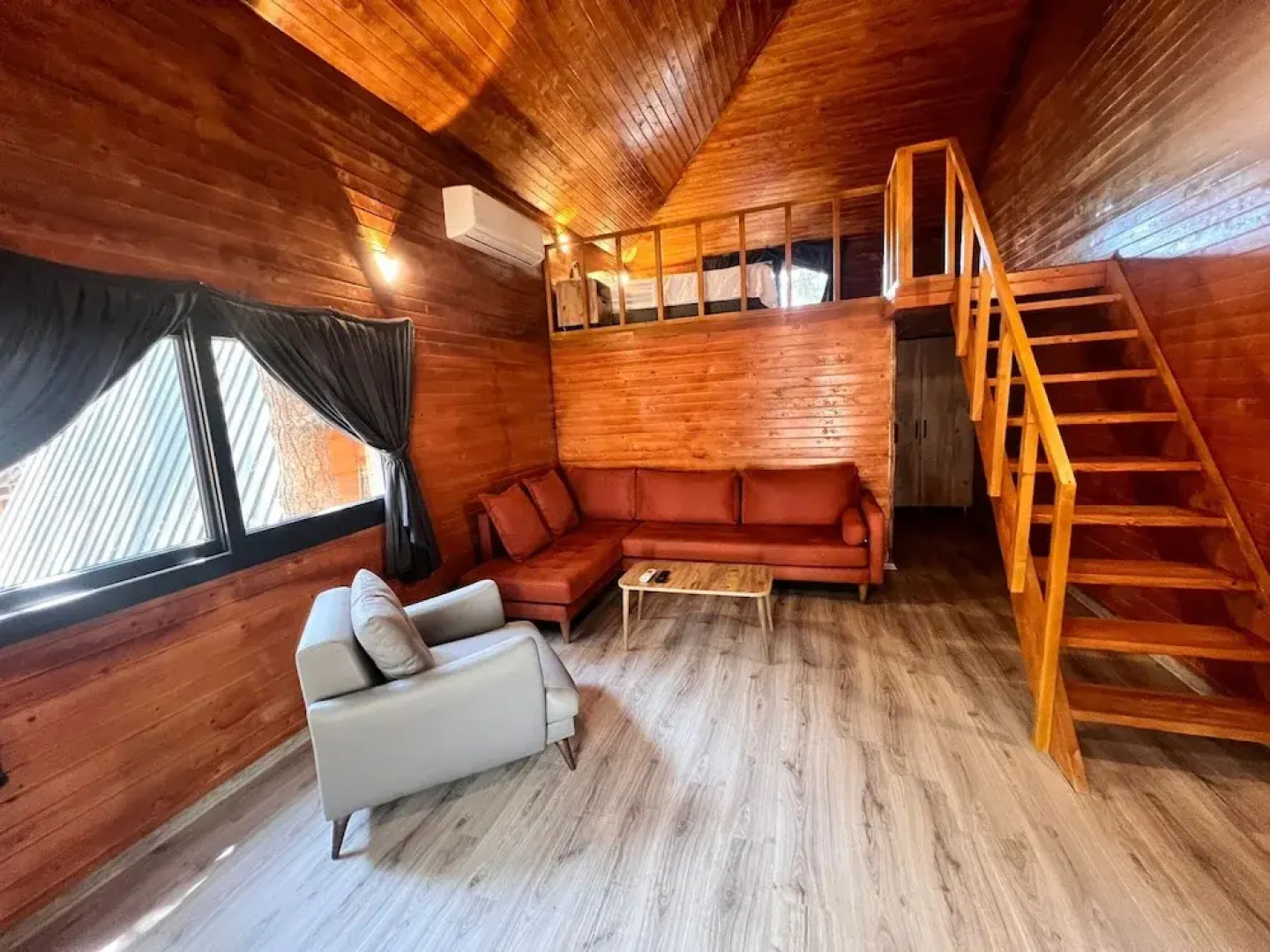 Welllife Hotels & Restaurant