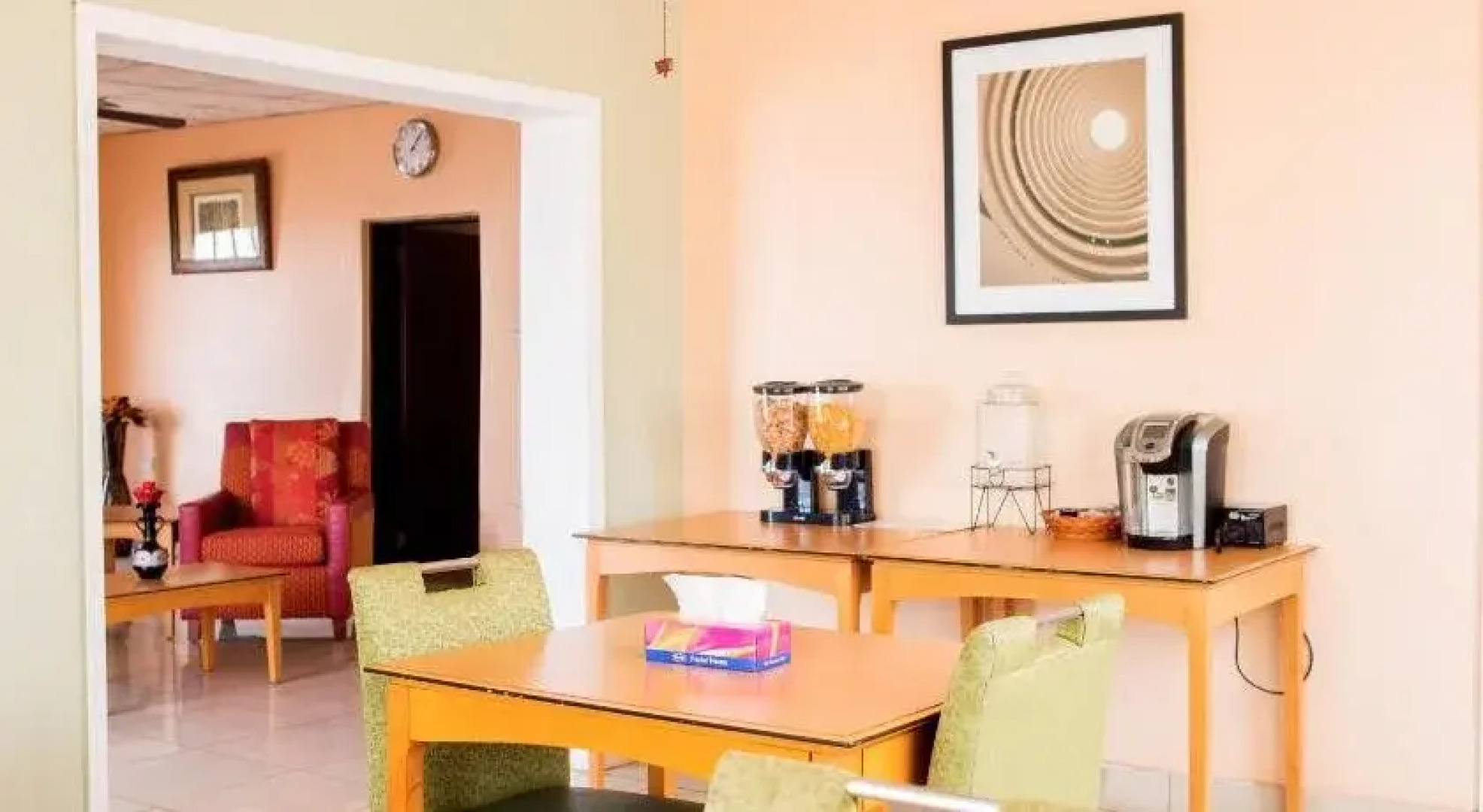 Jam Lodge Hotel & Suites