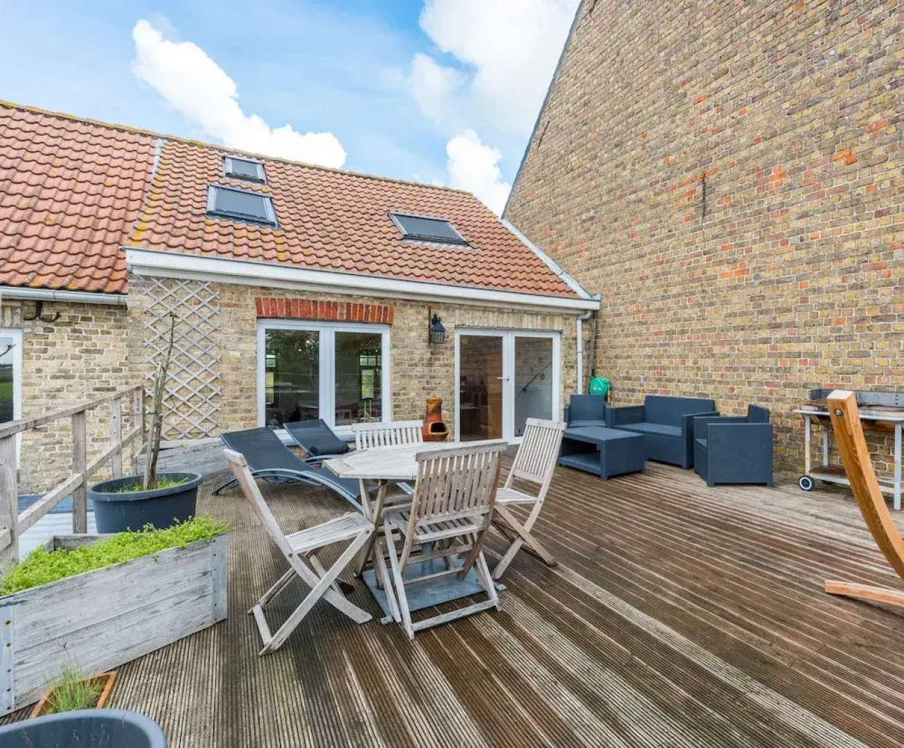 Flanders Fields Cottage Spar