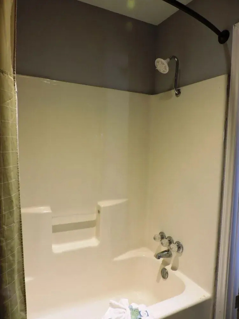 Riata Inn Crystal City