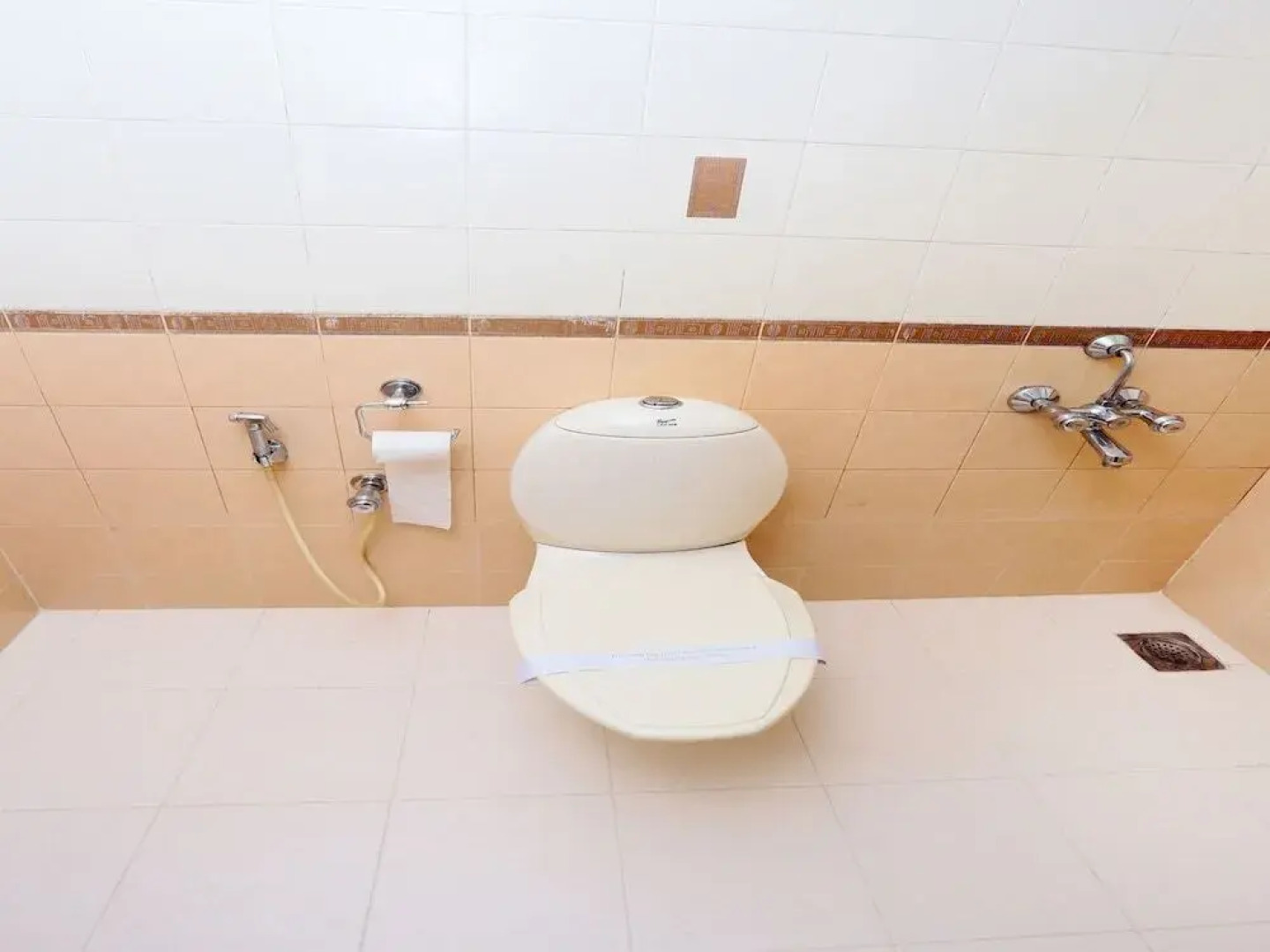 Capital O 45944 Club 7