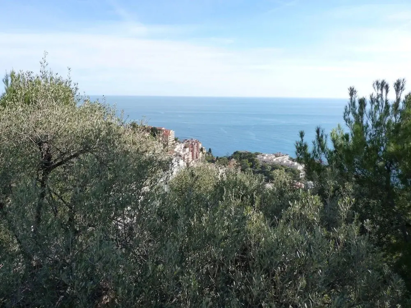 Grande piscine a debordement vue mer