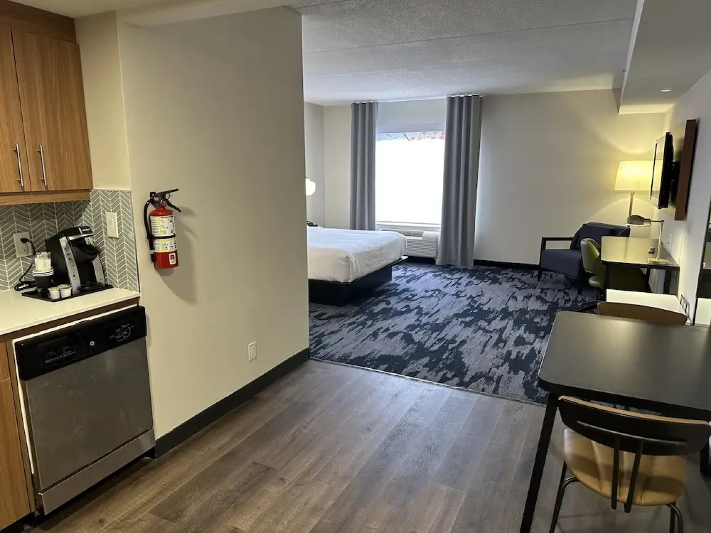 Newmarket Hotel & Suites