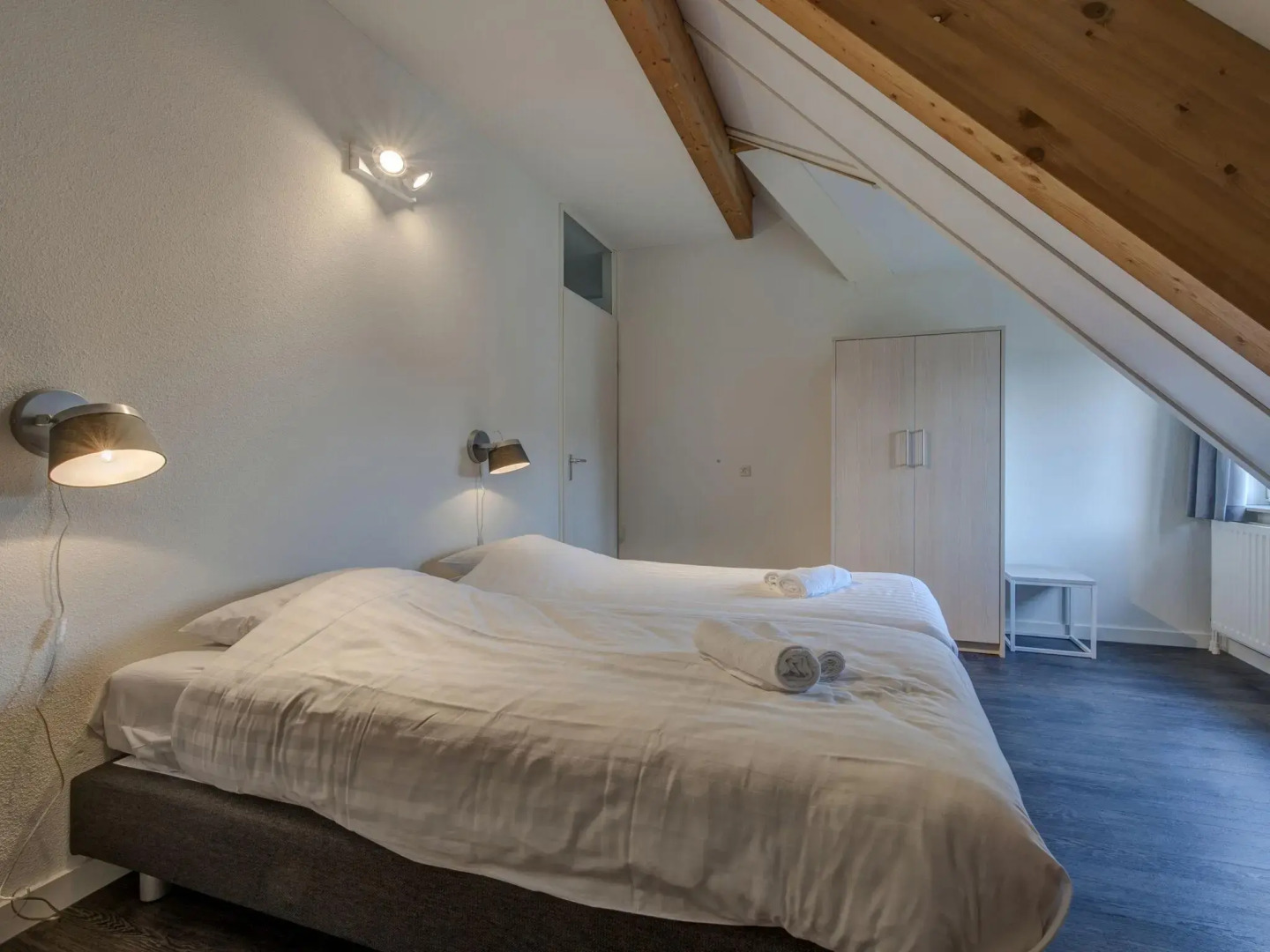 Restyled Villa With Dishwasher, Near the Beach