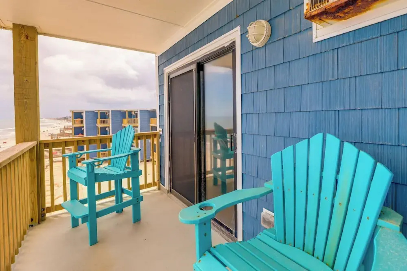 North Topsail Beach Vacation Rental w/ Balcony!
