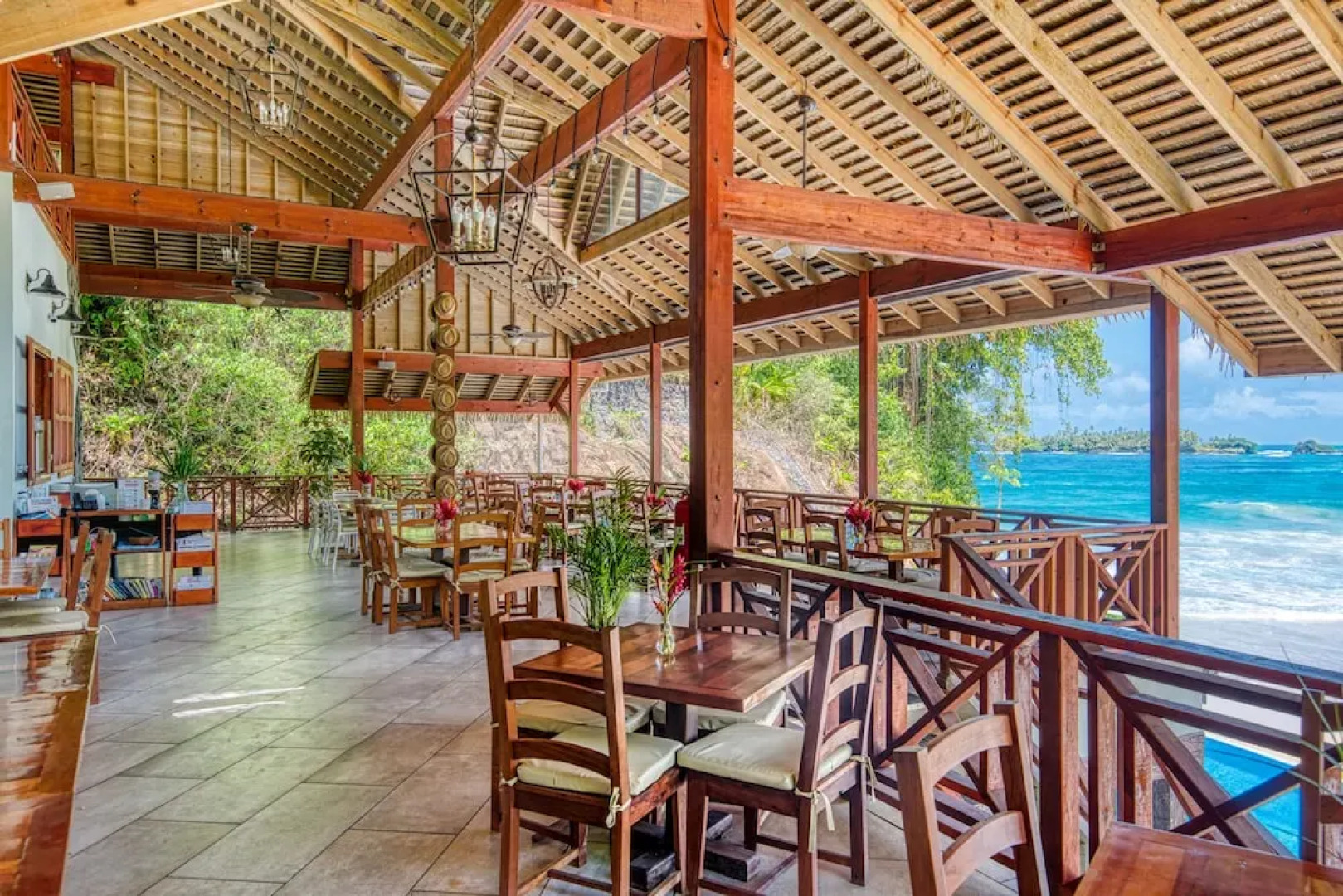 The Island Hub at Red Frog Beach Resort