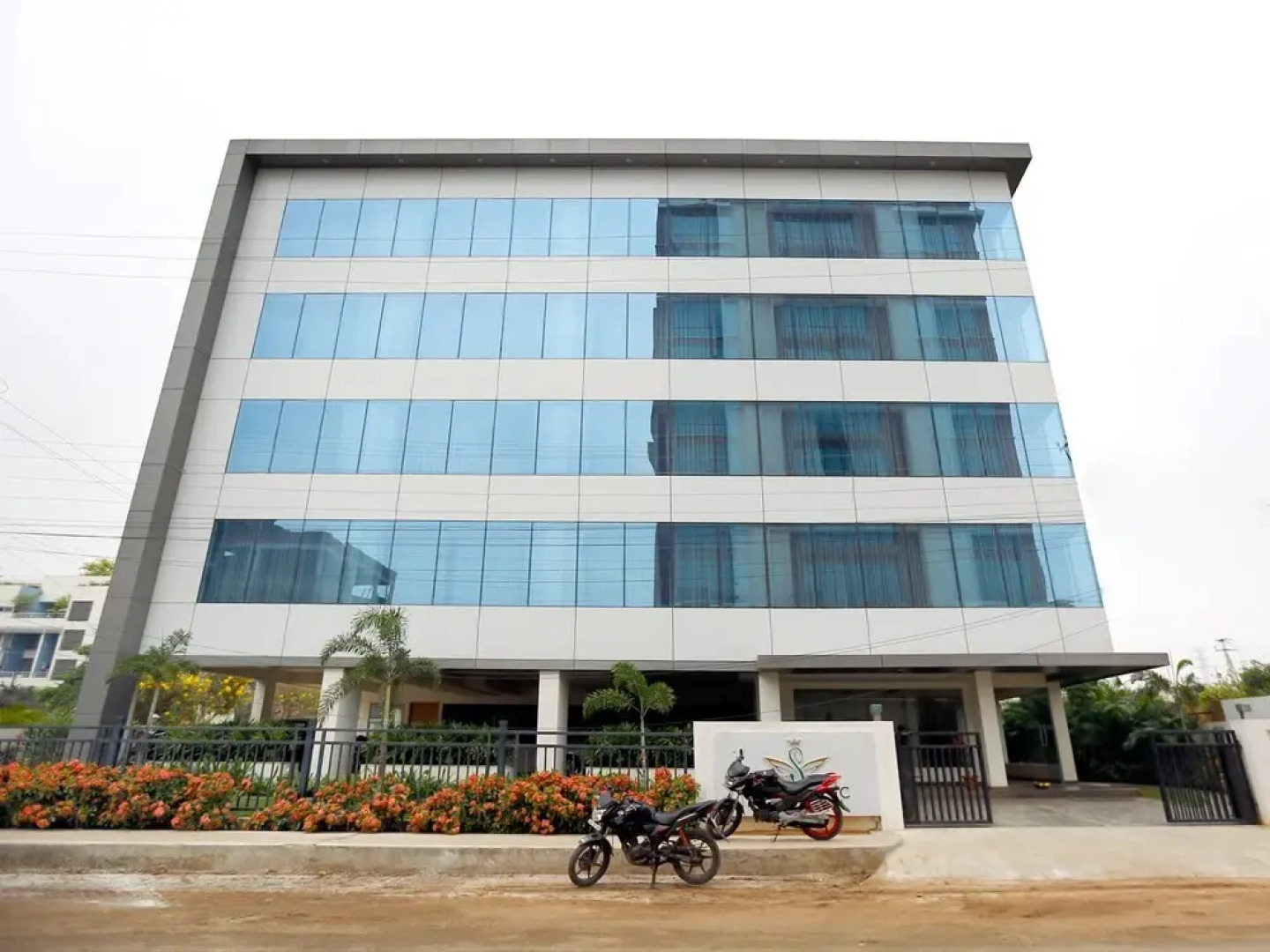 Sybaritic Suites Gachibowli