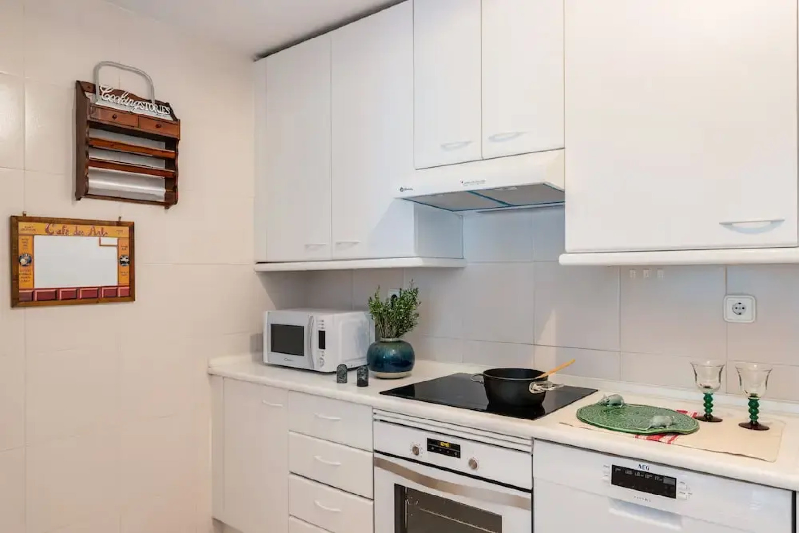 Amazing Apartament in Benahavis With Terrace and Pool. La Quinta Golf